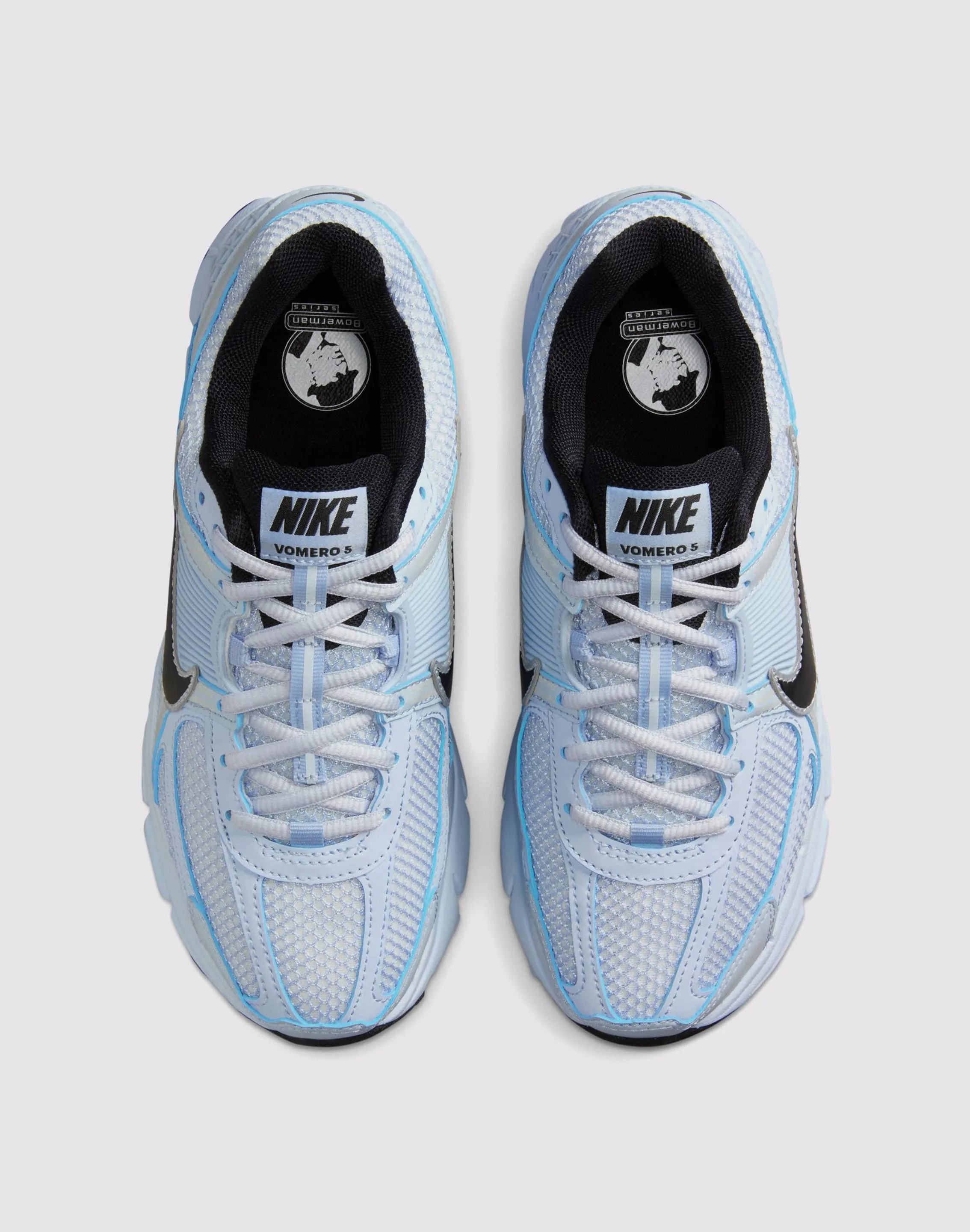 Minimal Design Nike Zoom Vomero 5