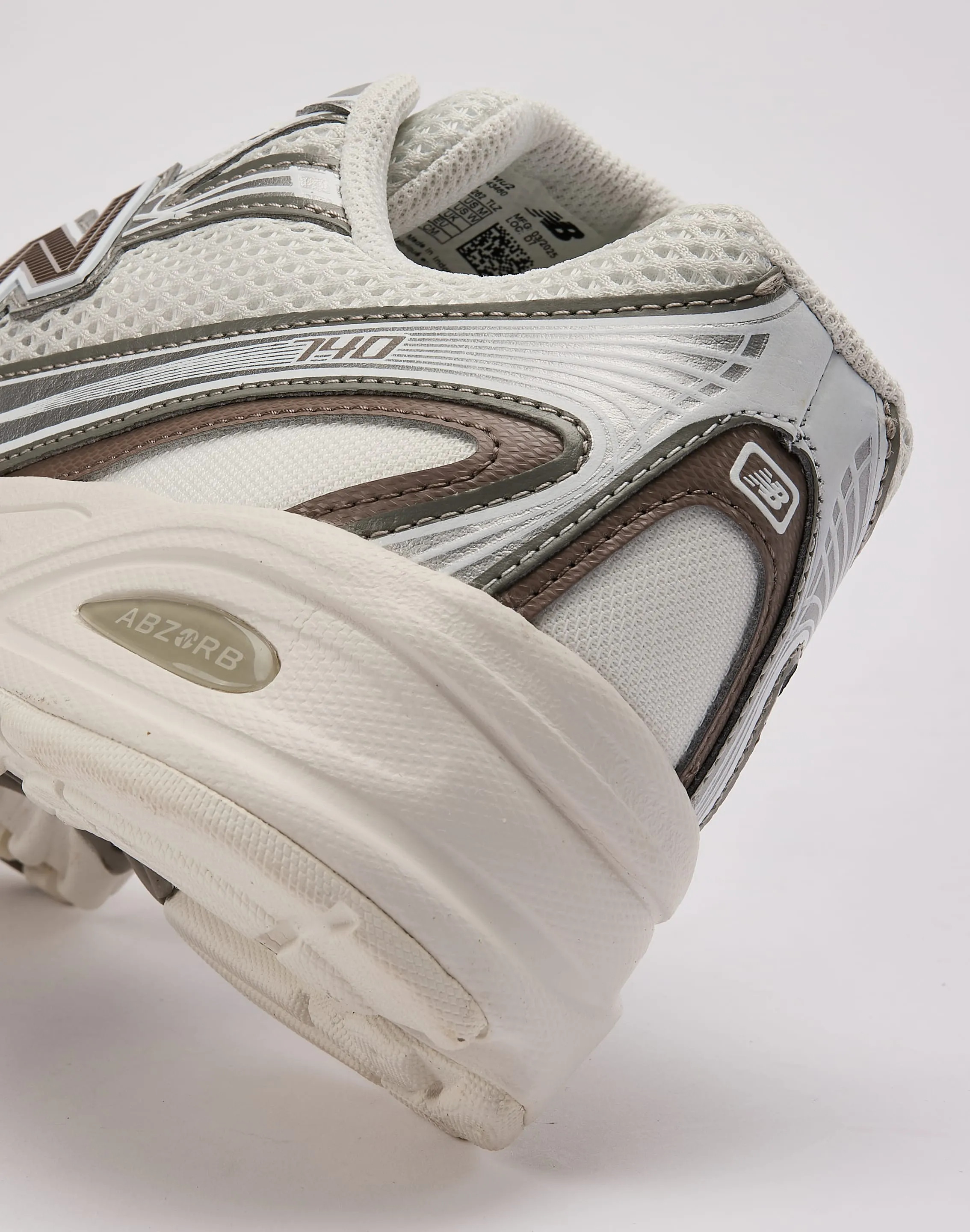 Mono Mood New Balance 740