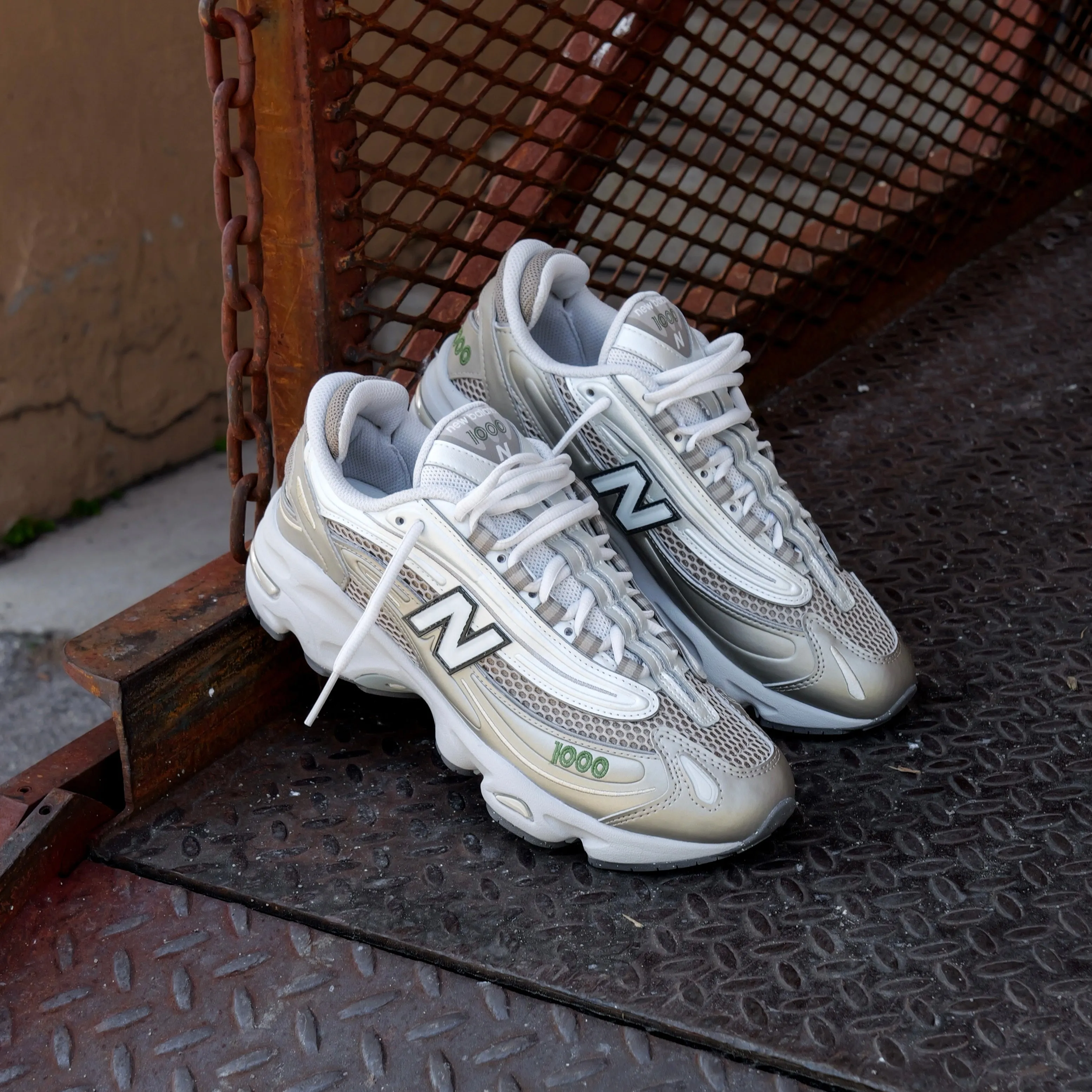martial artists New Balance 1000 (Metallic Pewter/Grey) - M1000N