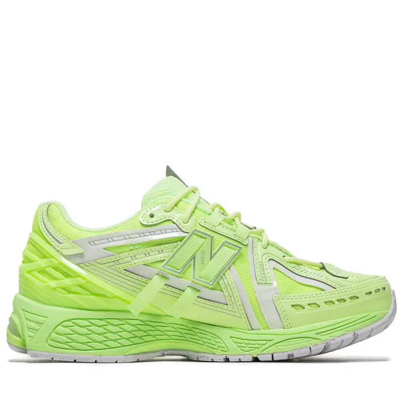 obstacle course running New Balance 1906A - Mint Flash/Silver Metallic