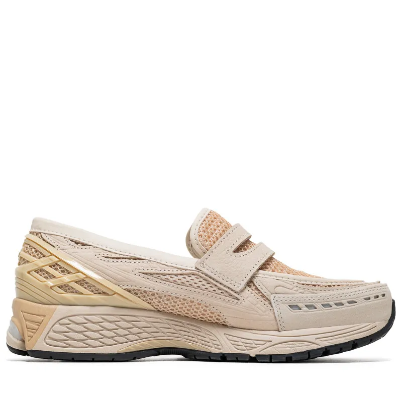 New Balance 1906L - Bisque running in a ultramarathon shoes
