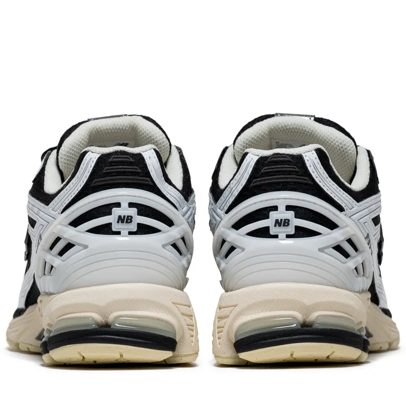 New Balance 1906R - White/Black Metallic gym floor