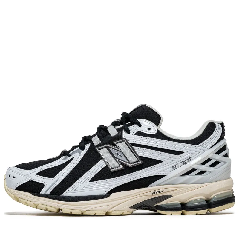 narrow - fit precision gymnastic shoes New Balance 1906R - White/Black Metallic