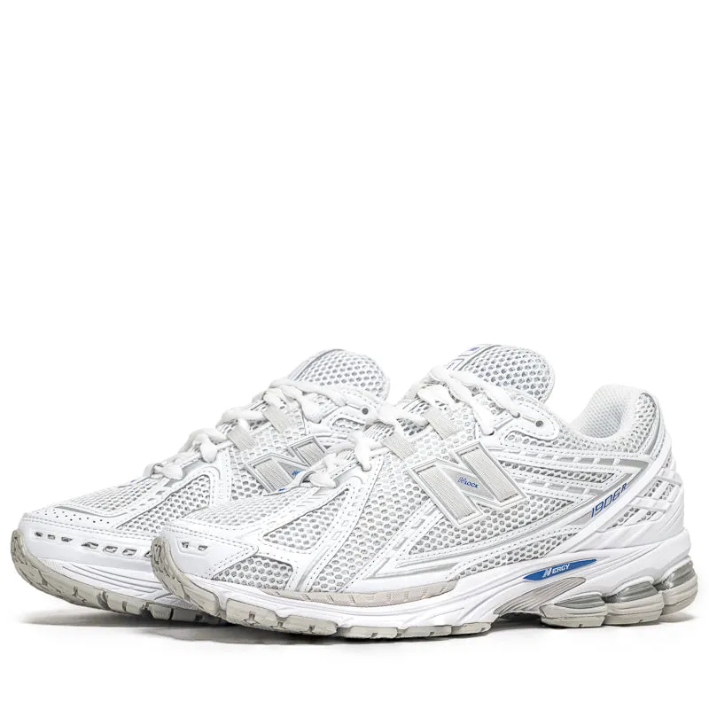 Wide Fit Option multi - surface sole New Balance 1906R - White/Team Royal