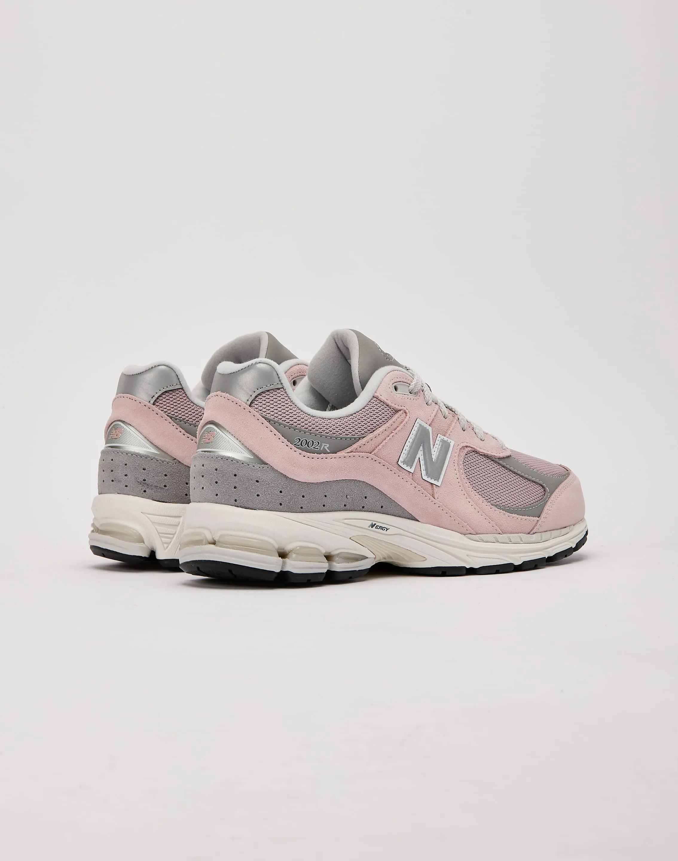 Classic Wear Lightweight Upper New Balance 2002R