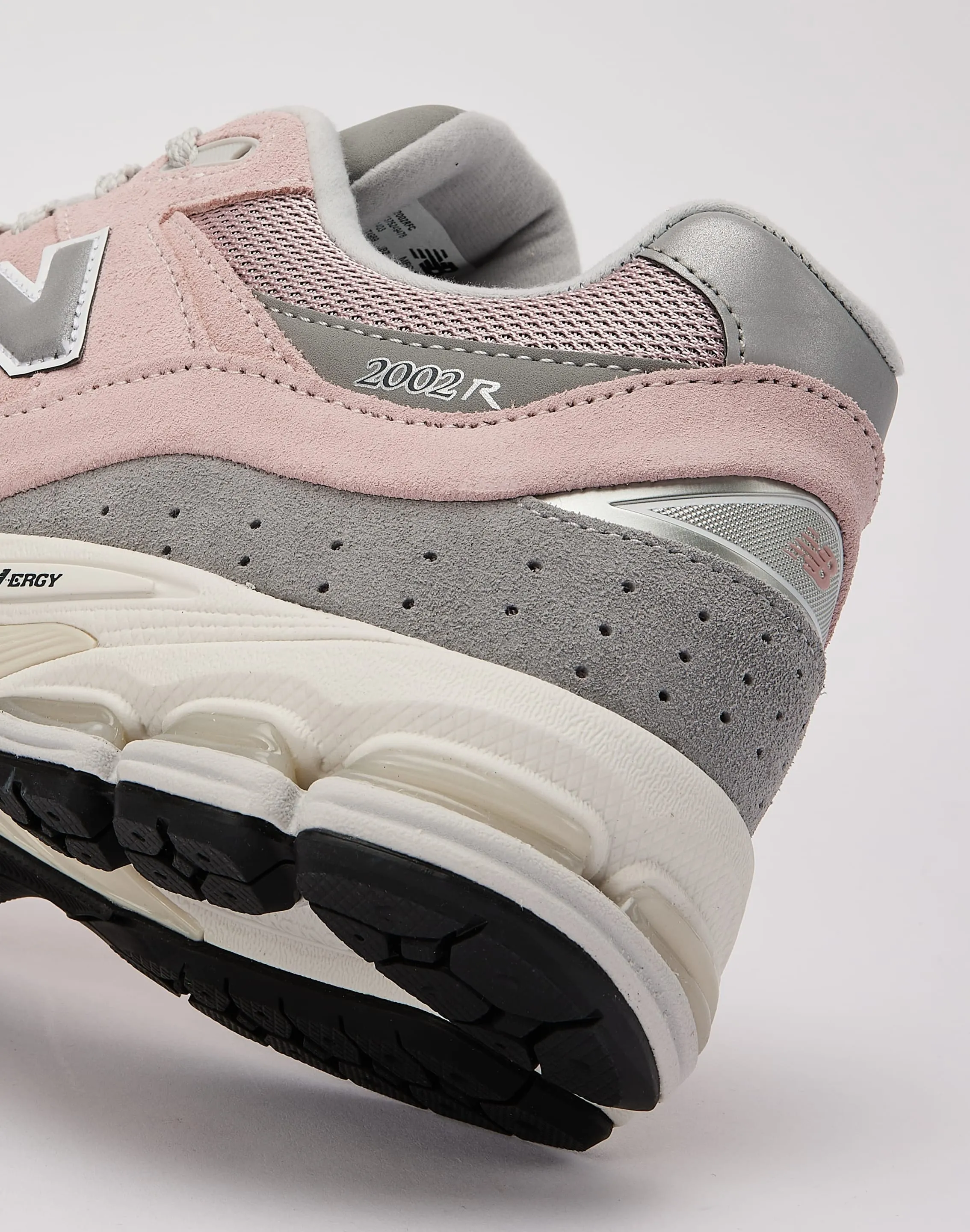 Eva Midsole Sleek Form New Balance 2002R