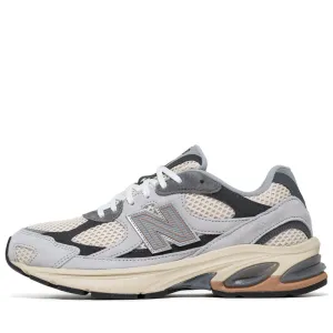 Rainy day run adventure - running shoes New Balance 2010 - Brighton Grey/Linen