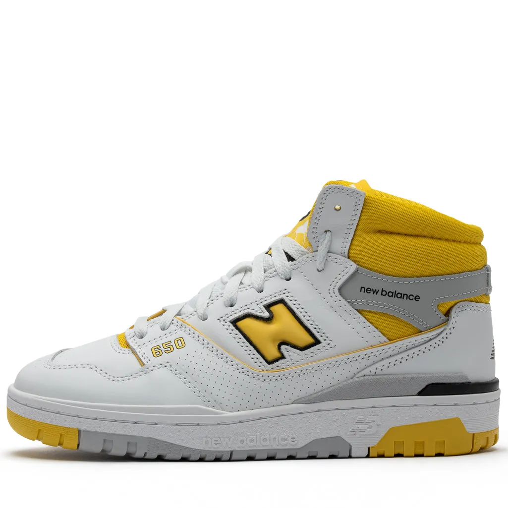New Balance 650R - White/Yellow amateur running footwear Dark color