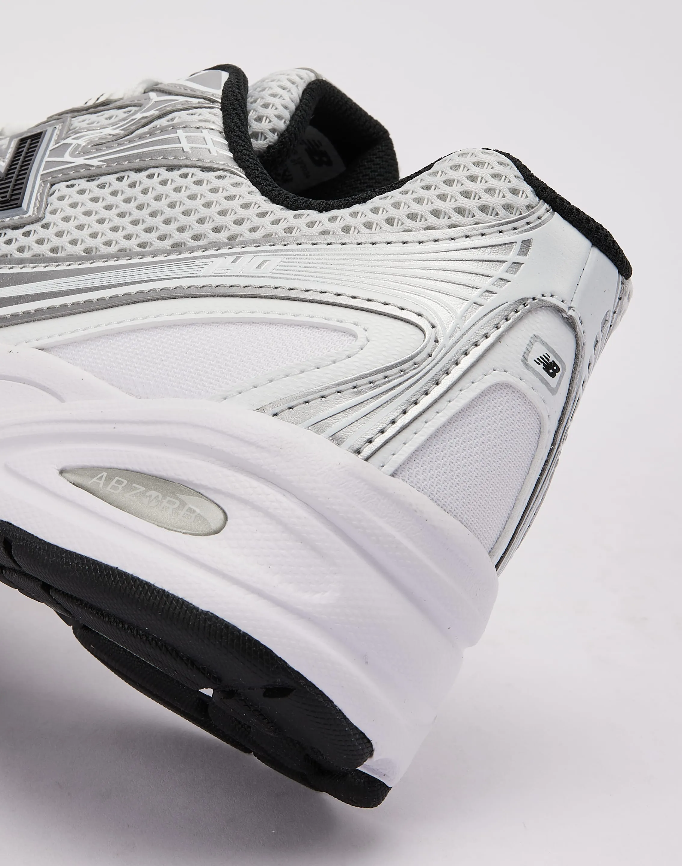 Urban Gear Cold Step New Balance 740