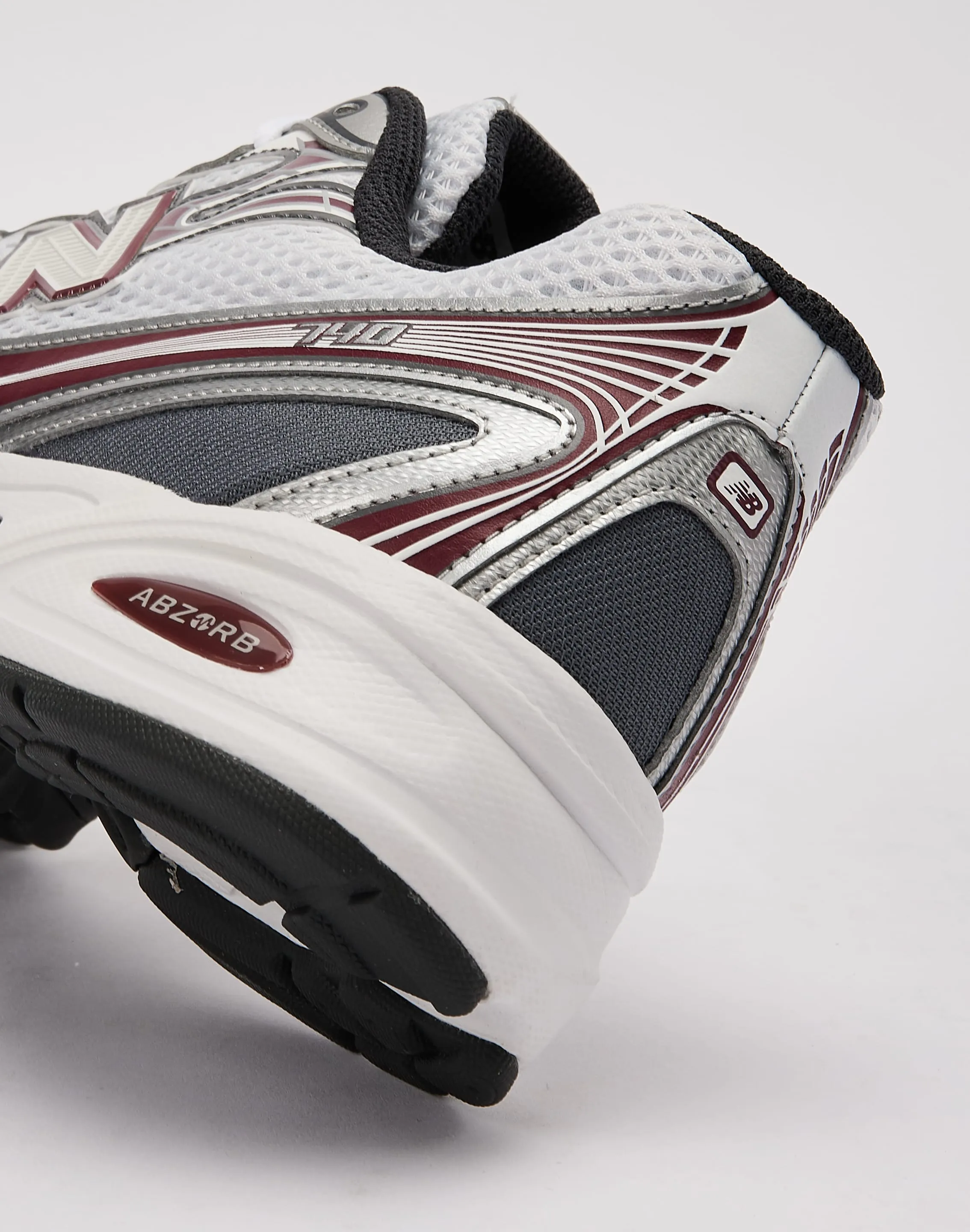 Versatile Comfort Shoes New Balance 740