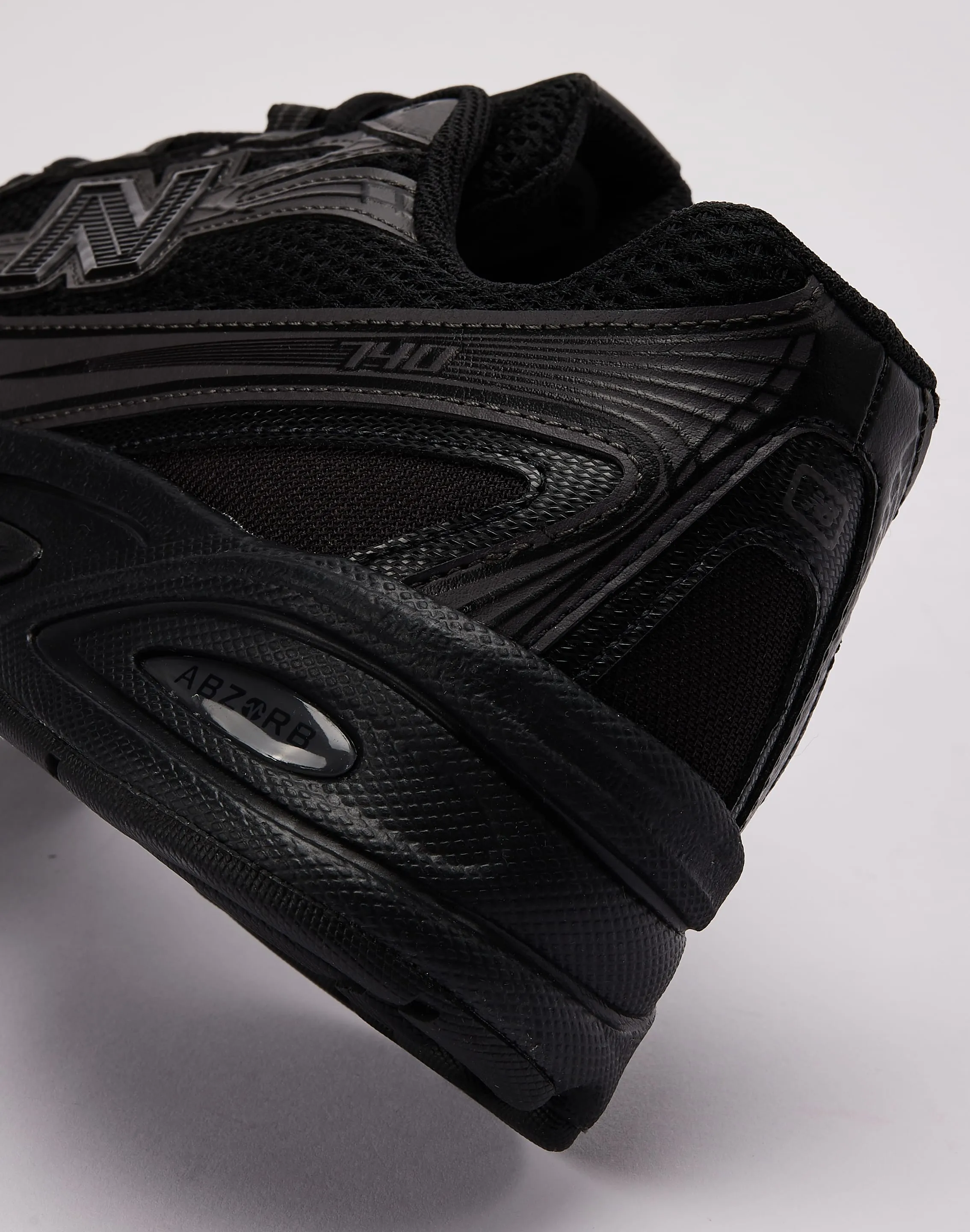 New Balance 740 Dinner Step