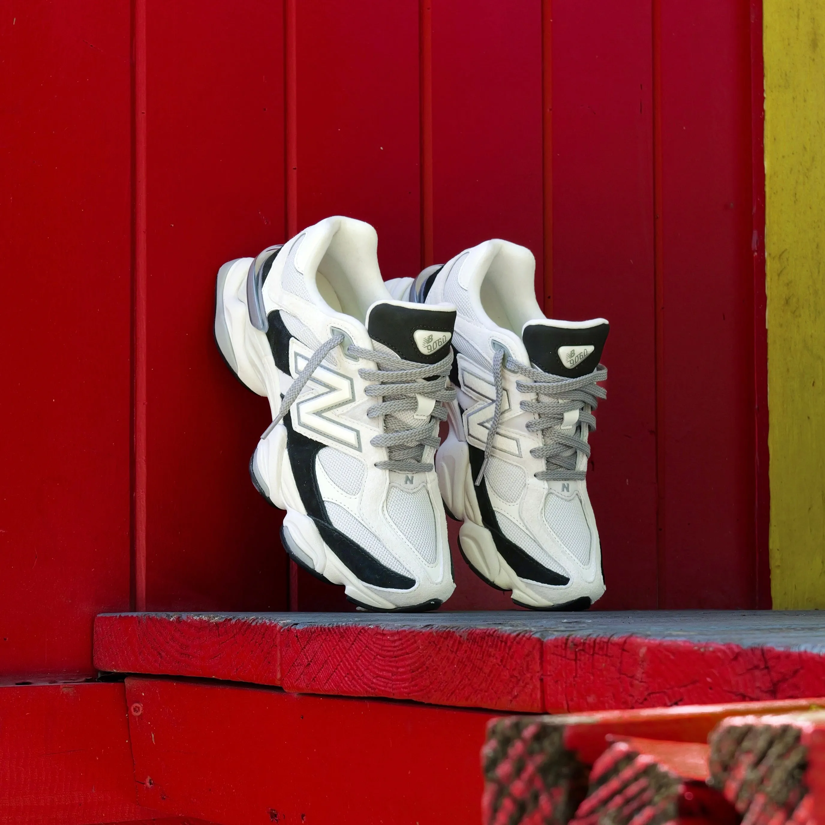 New Balance 9060 (Grey/Jet Black) - U9060JBB professional
