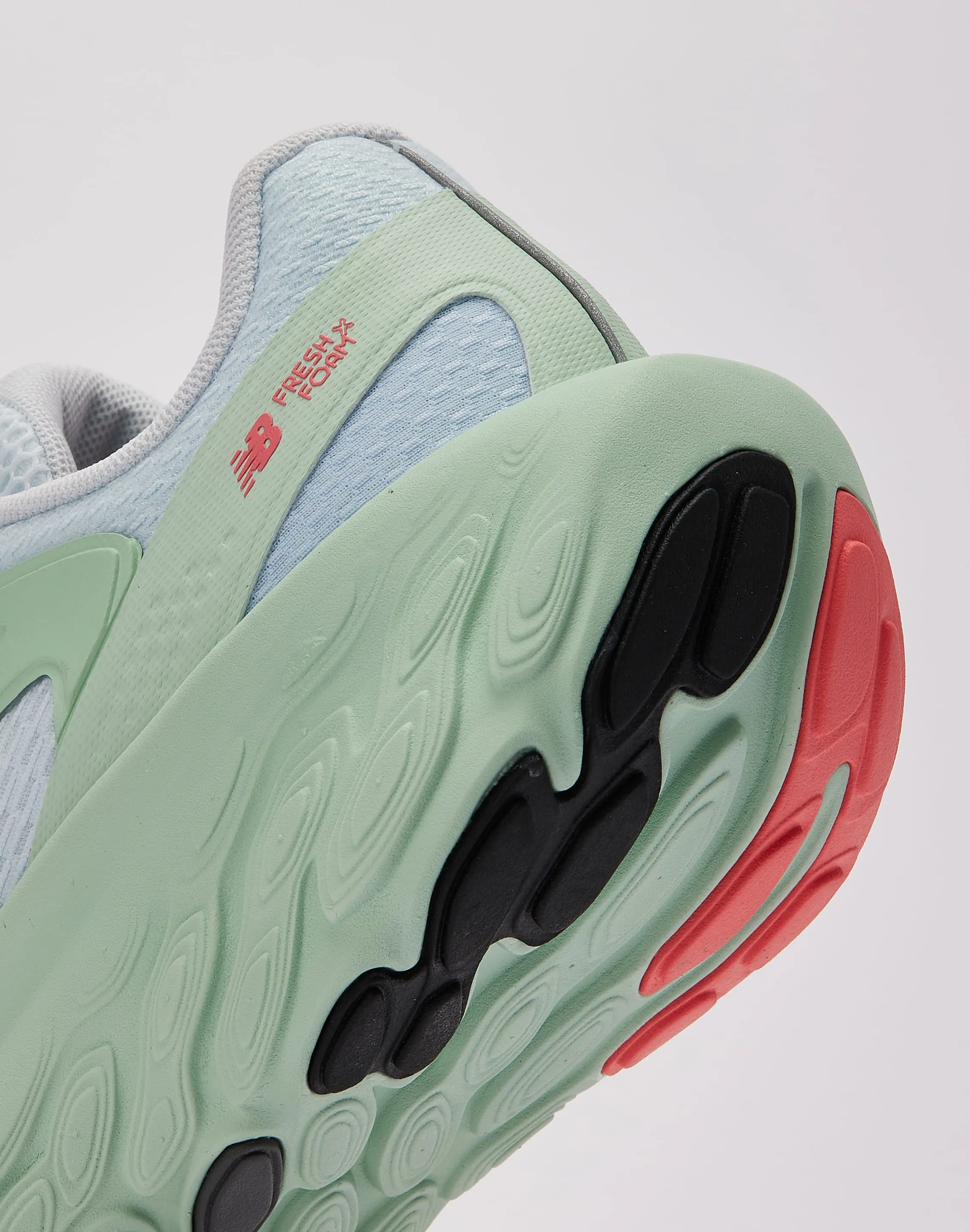 Ultra-soft traction Adaptive Comfort New Balance Fresh Foam Trainer