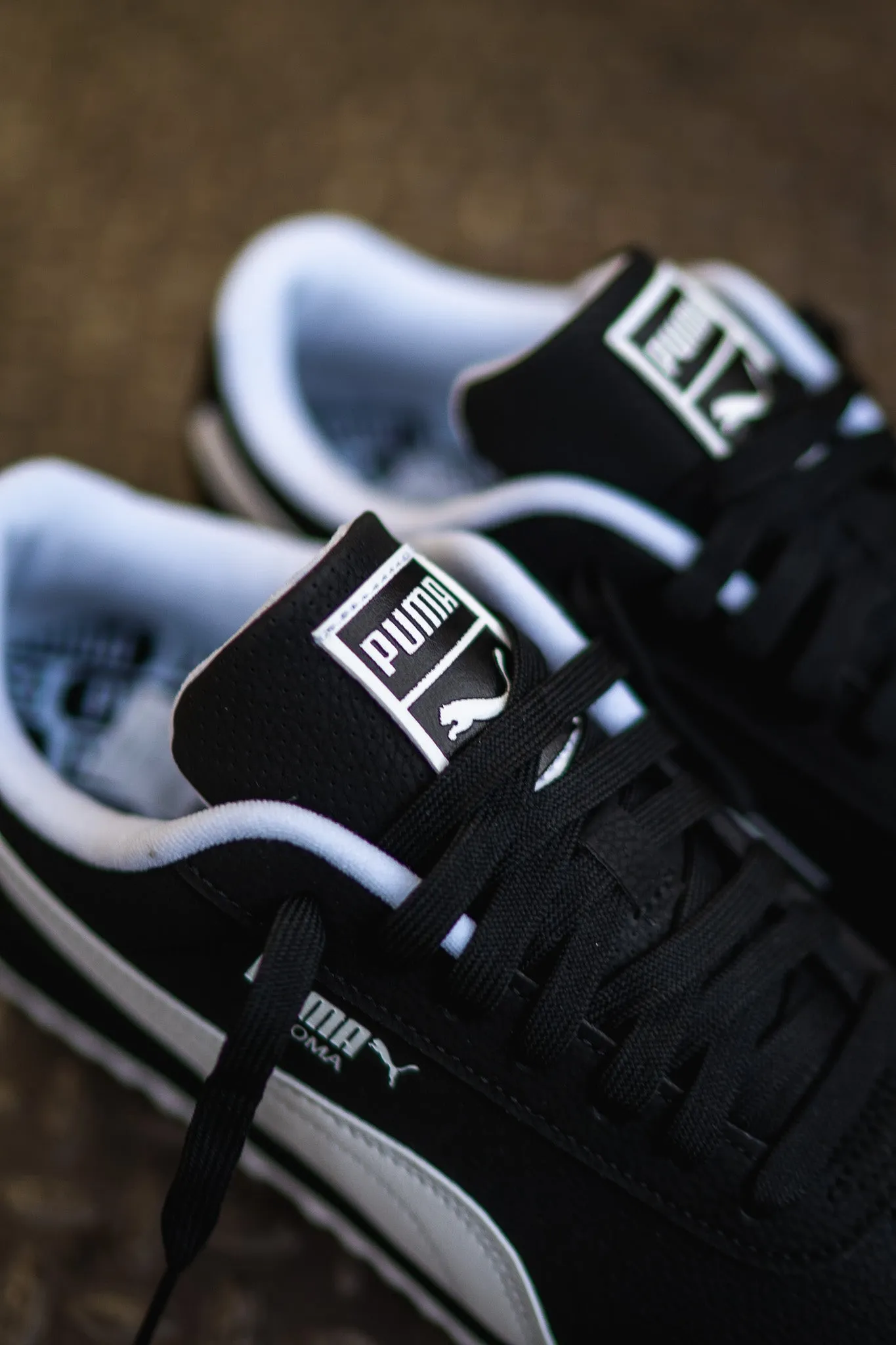 gym - style Mens Puma Roma Reversed (Oreo)