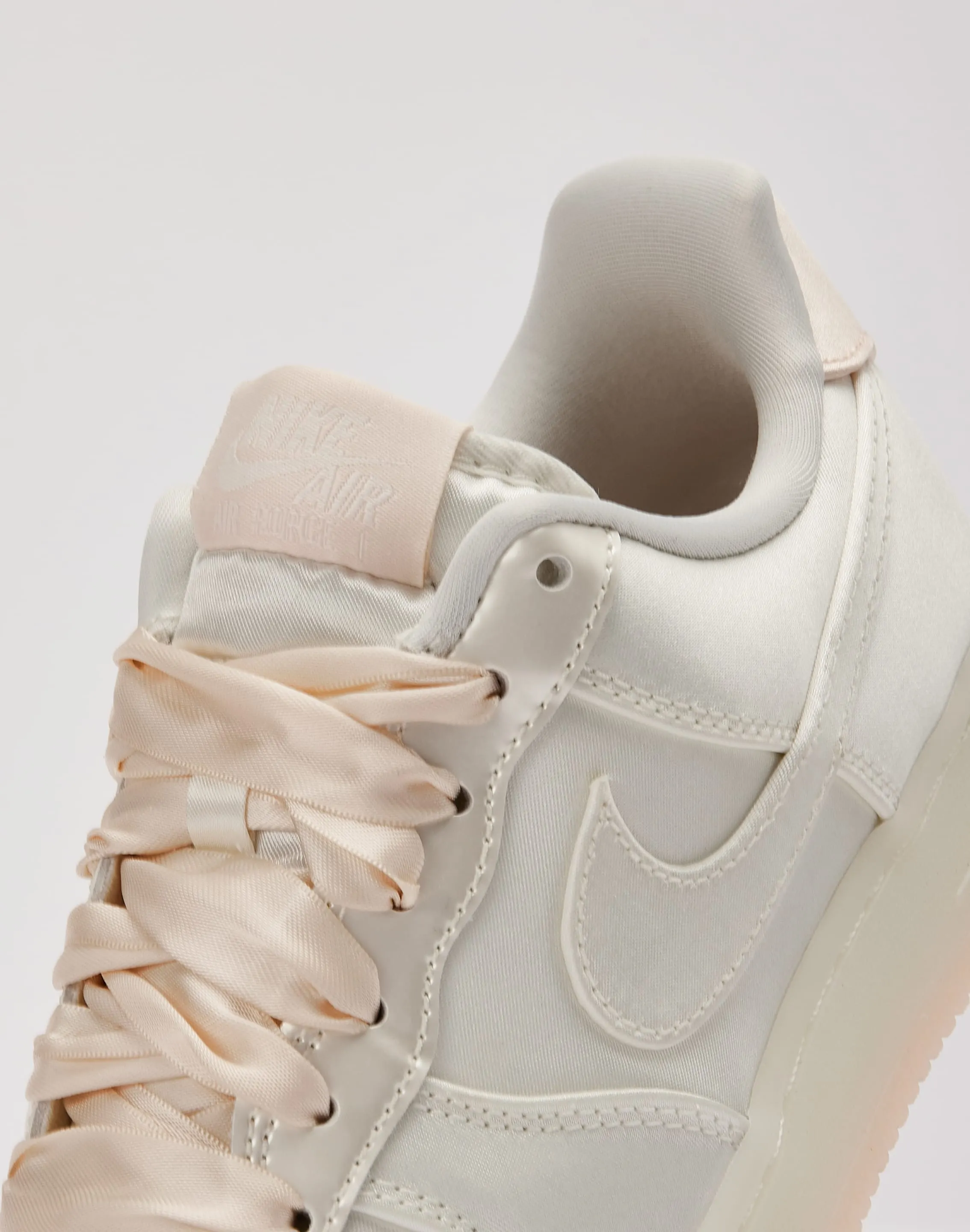 RoadRunning Nike Air Force 1 Low '07 LV8