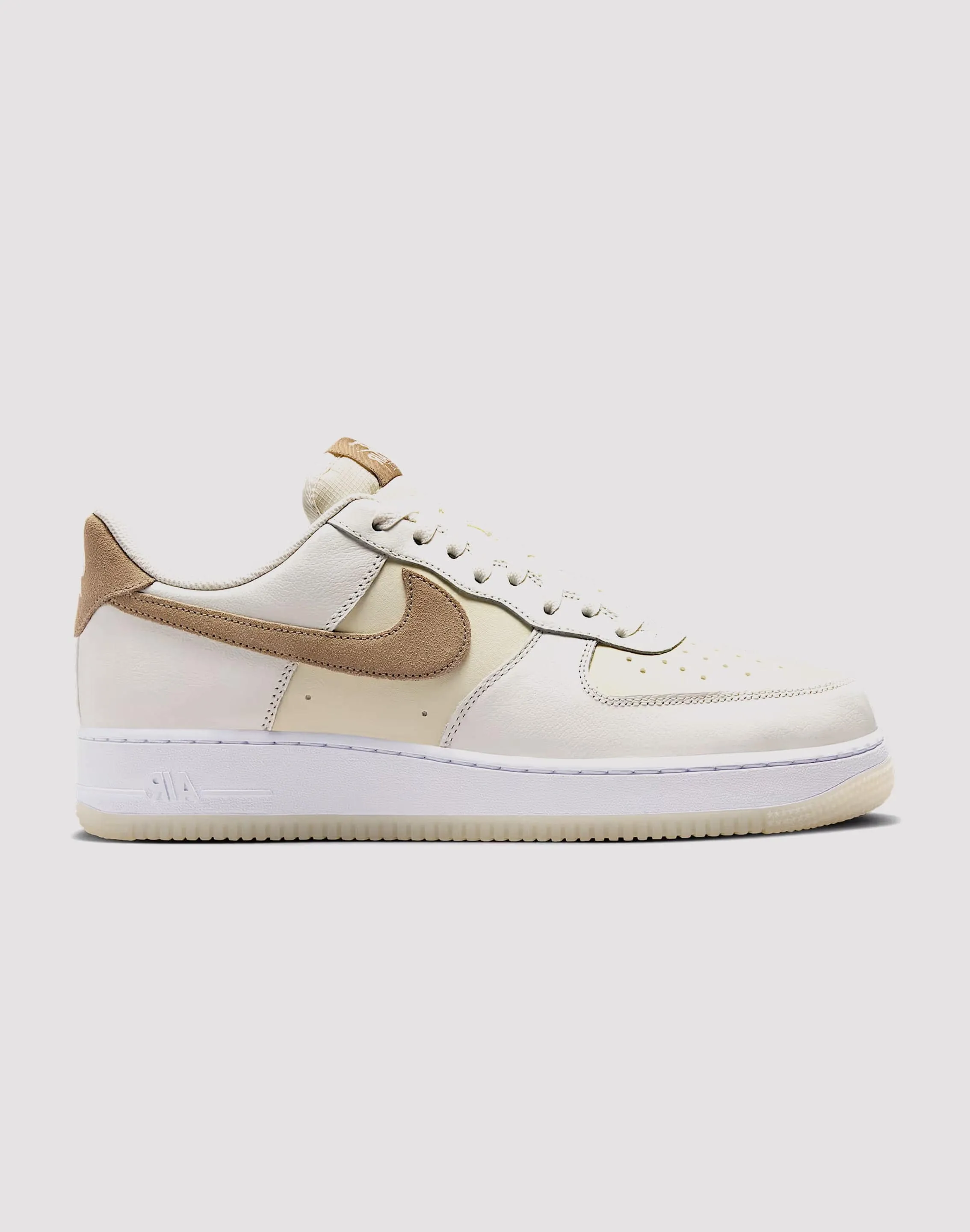 Office Look Stay Light Nike Air Force 1 Low LV8