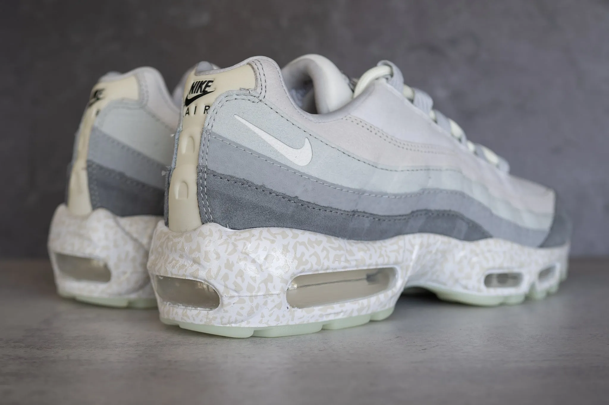 Present Nike Air Max 95 QS (Summit White)