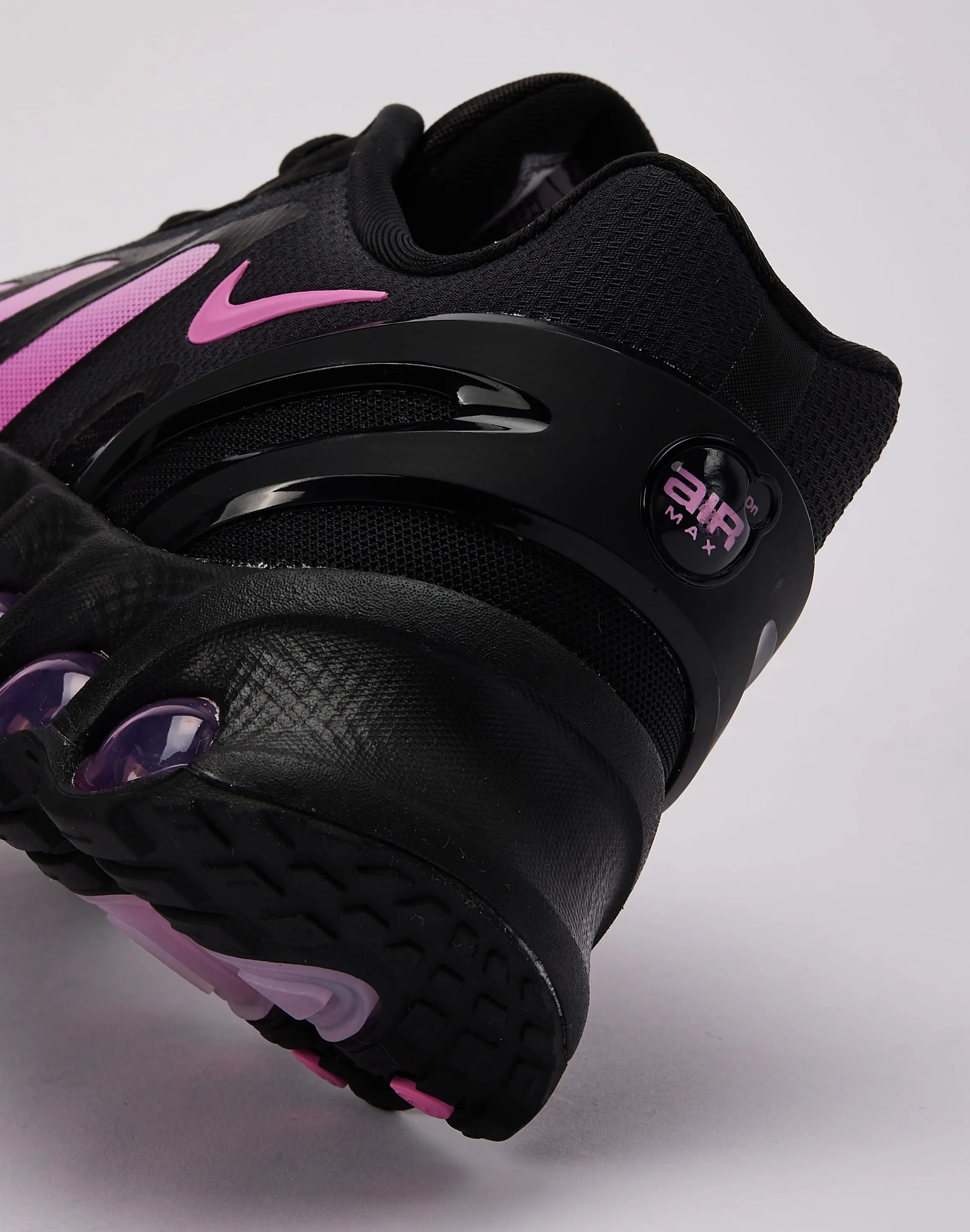 Easy Cushioning Football Nike Air Max Dn8