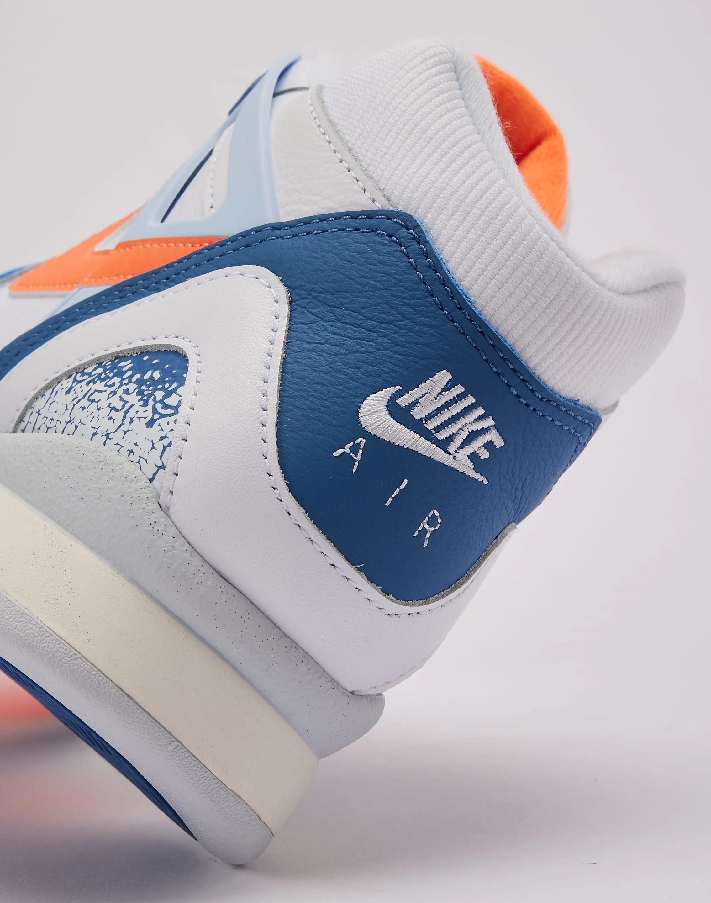 Snug Lining Long distance Nike Air Tech Challenge II QS 'Stone Blue'
