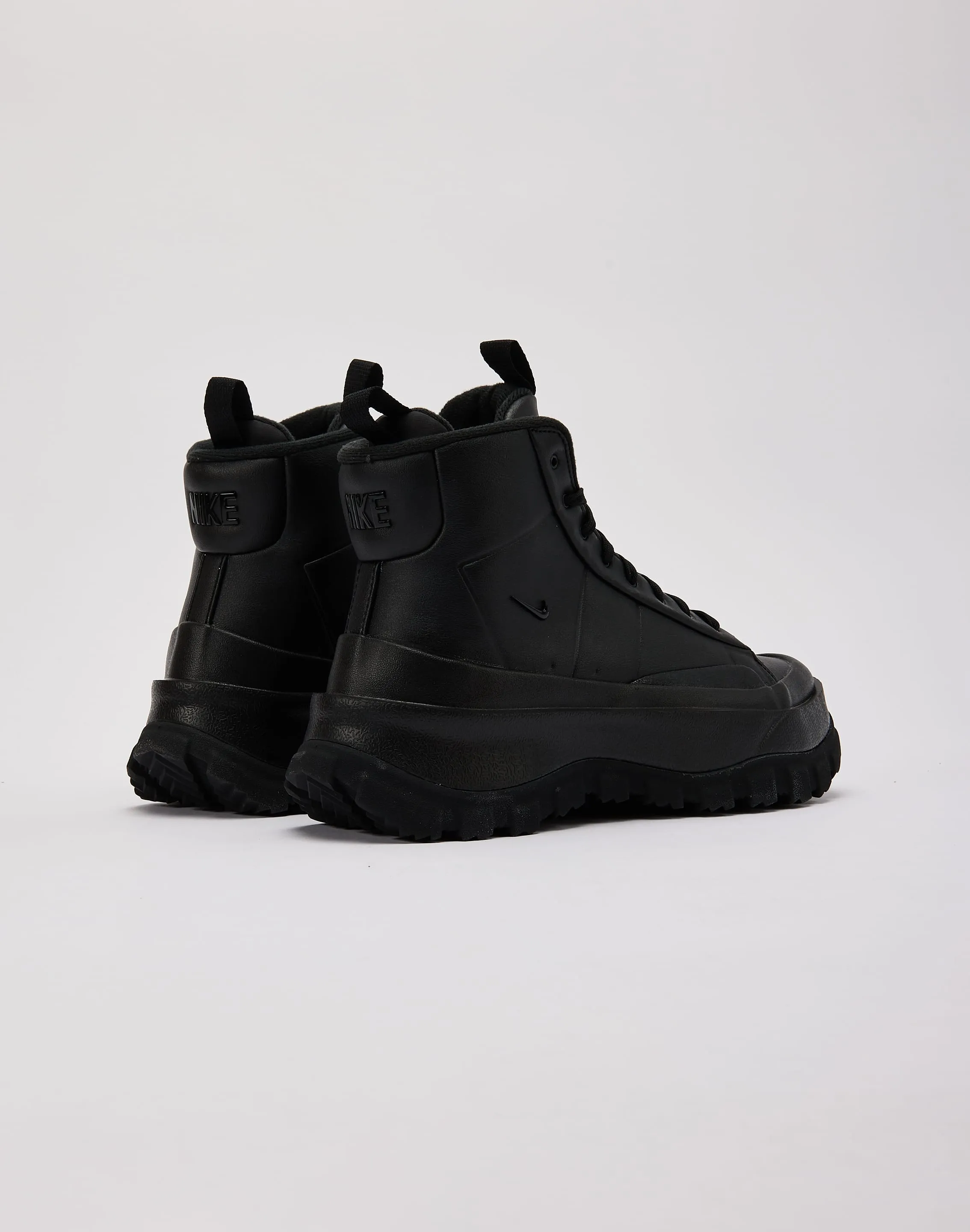 SyntheticUpper Versatile Look Nike Blazer Roam Mid