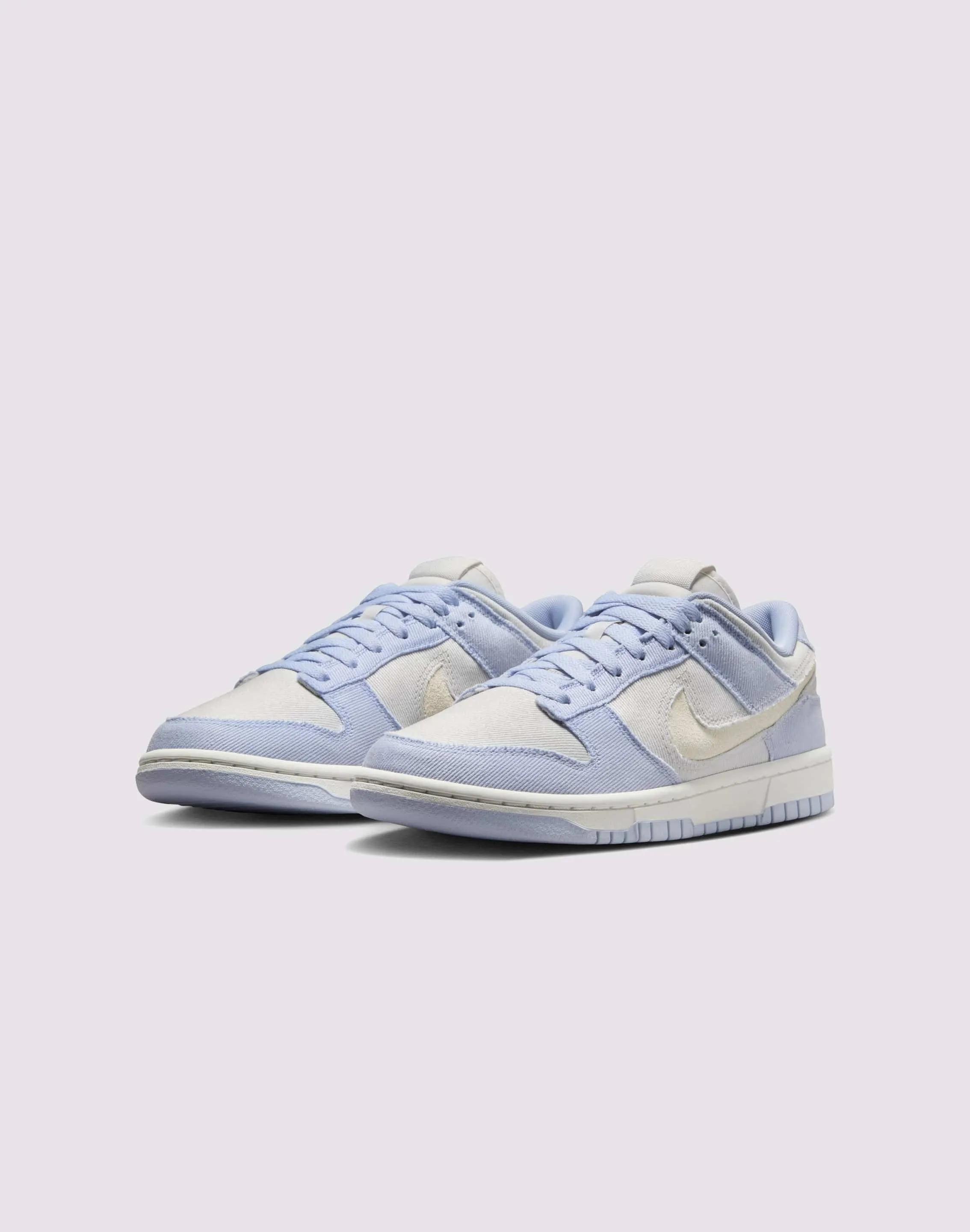 Nike Dunk Low &nbsp;"Ghost/Summit White/Platinum Tint"? Shock Edge Impact-absorbing durability