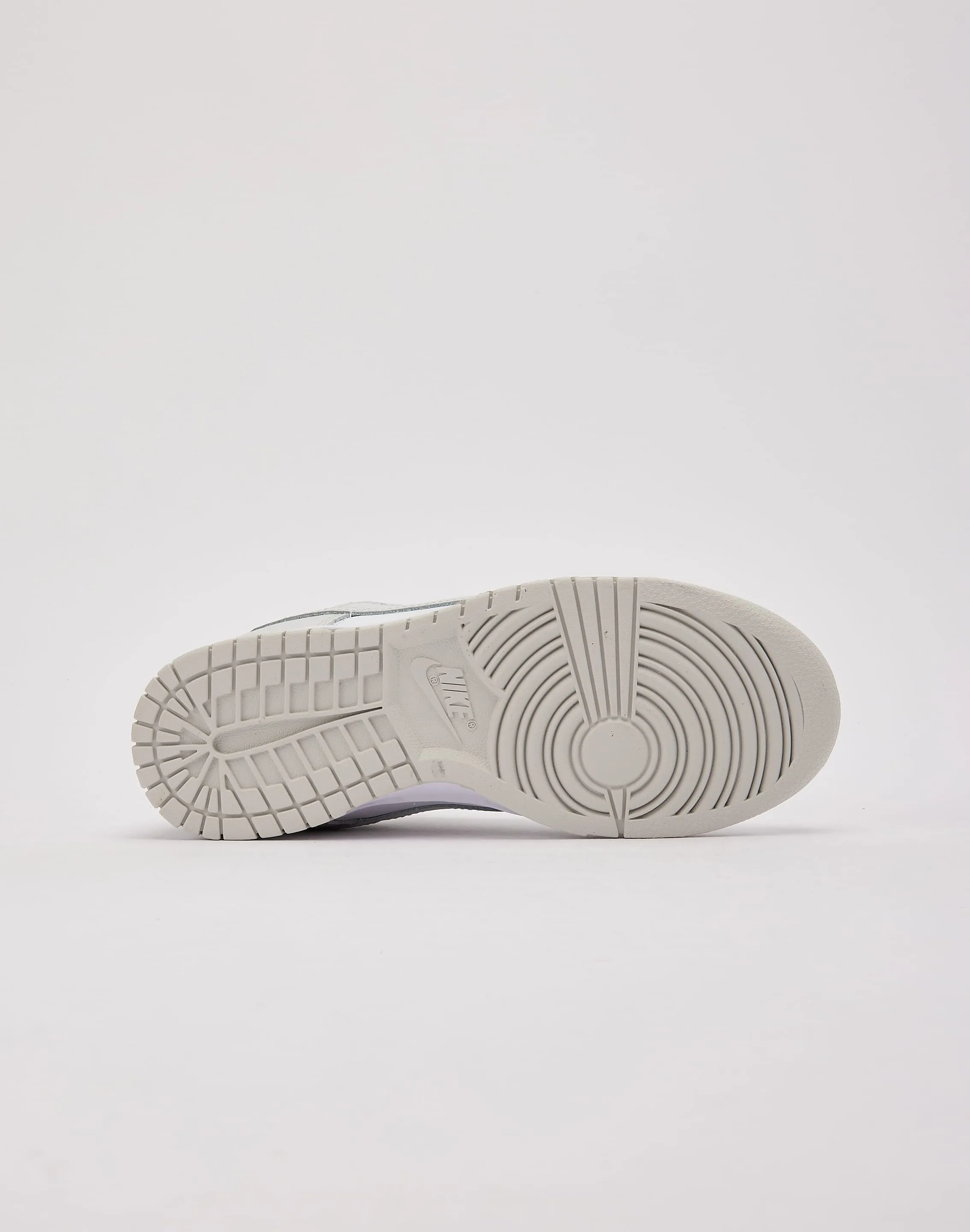 Stitchless Design Nike Dunk Low