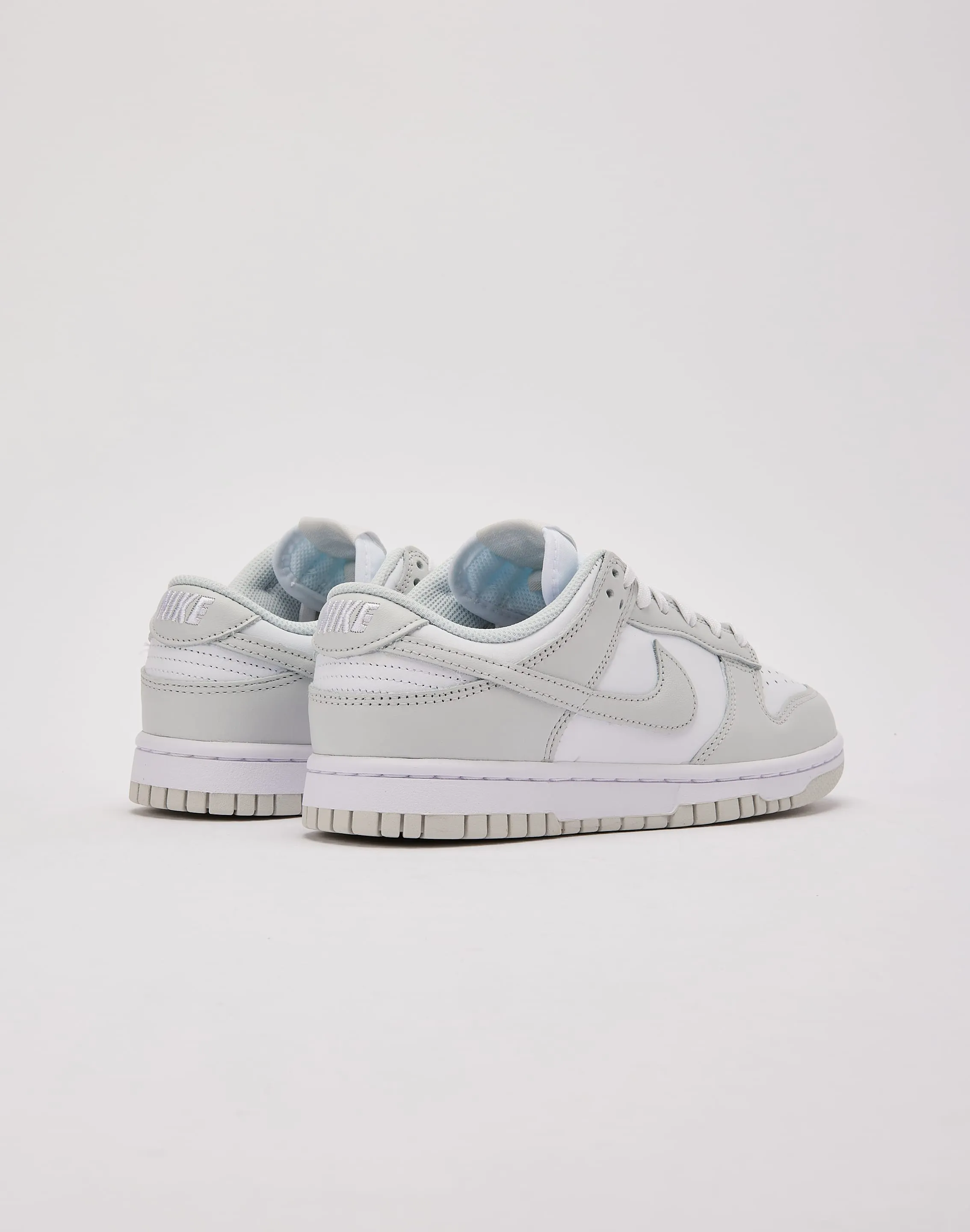 Nike Dunk Low Flexible Midsole Design