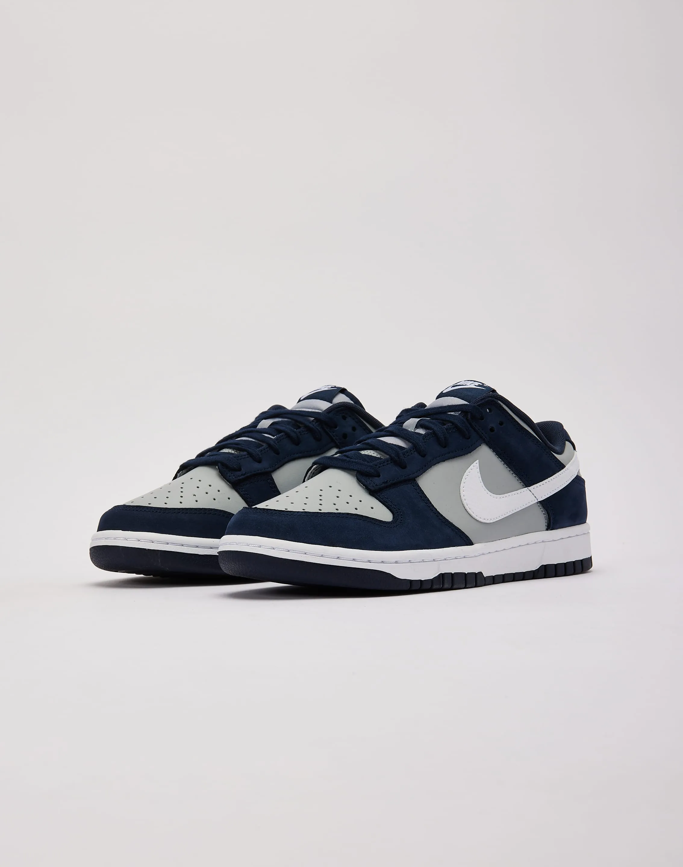 Flexible Wear Relaxed Look Nike Dunk Low