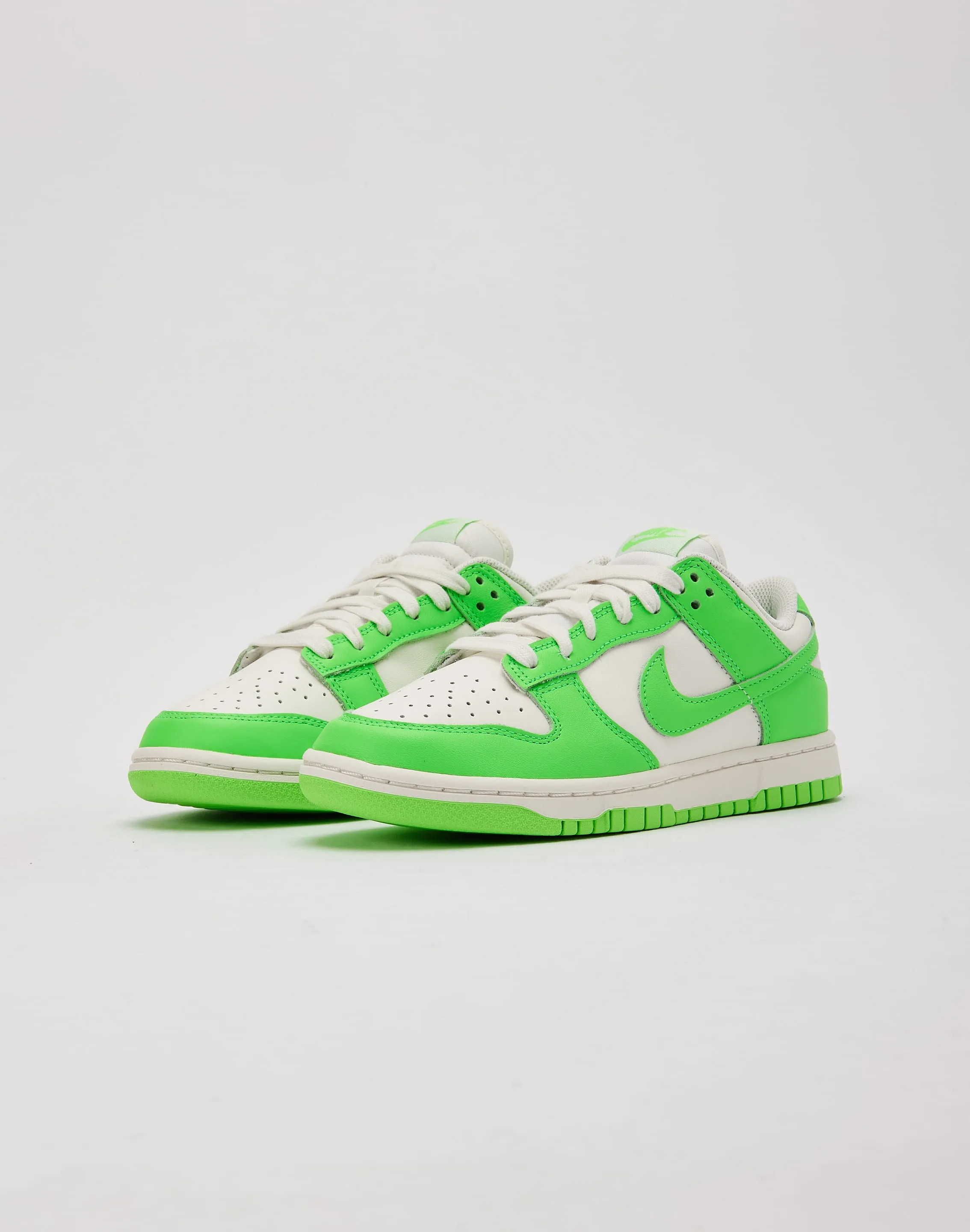 Nike Dunk Low Street Movement Maximum touch