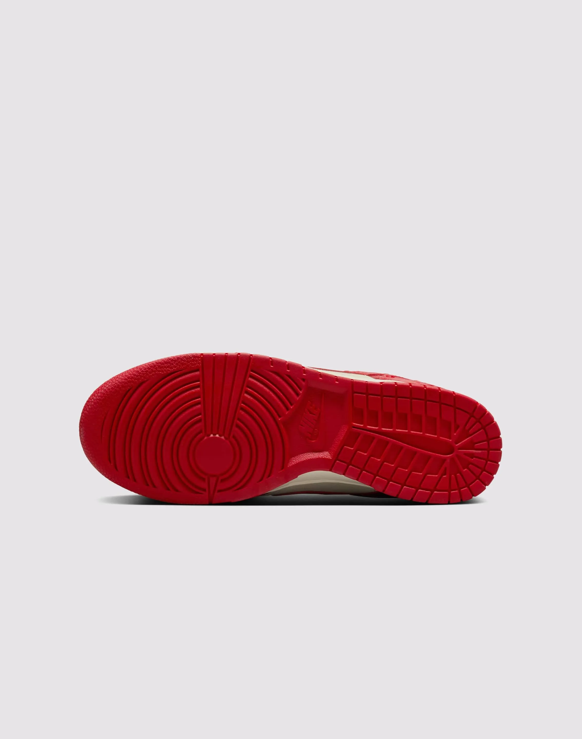 Nike Dunk Low "Roses" Flexible Groove Design