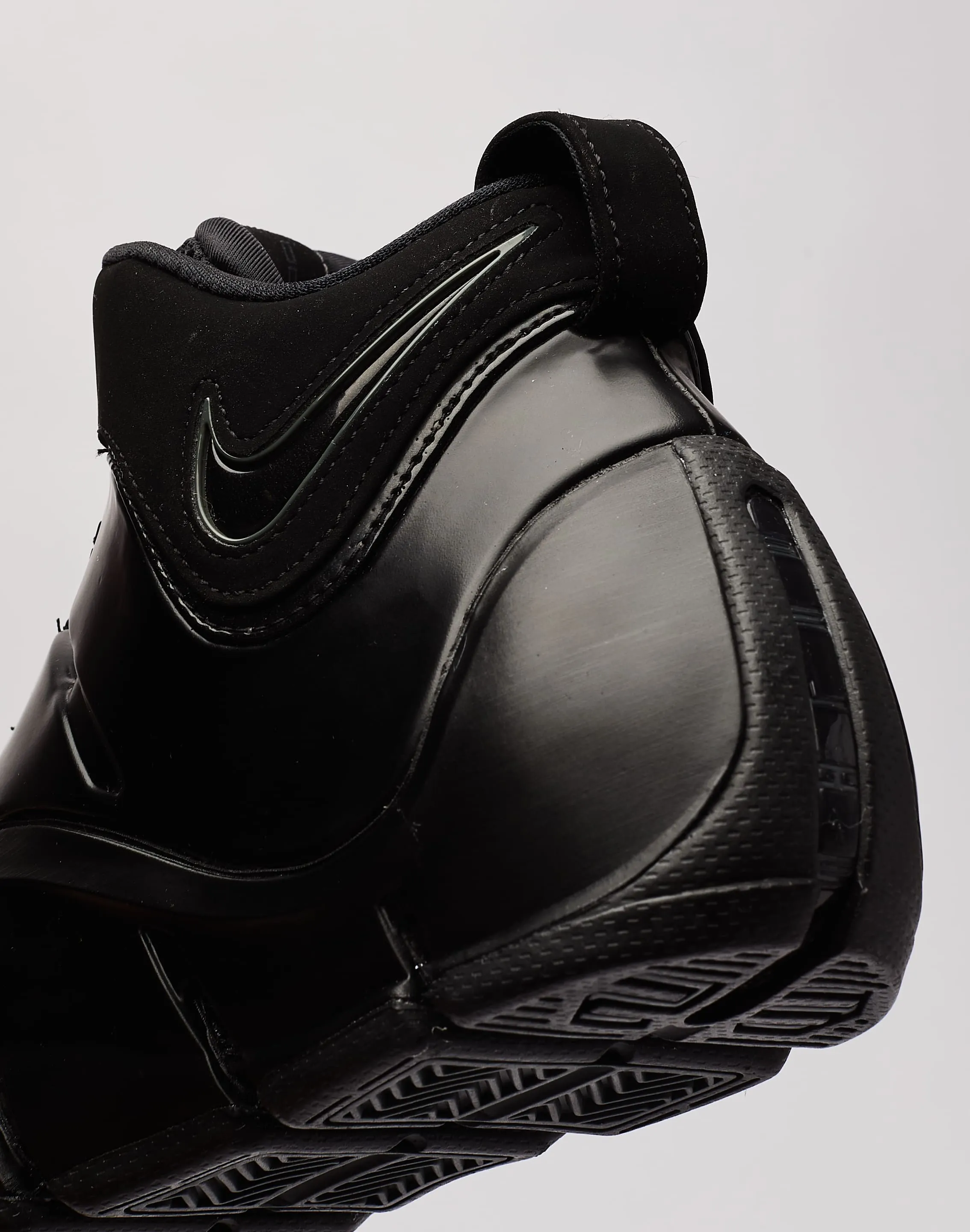 Nike LeBron 4 'Black and Anthracite' Soft Materials Comfy Walking