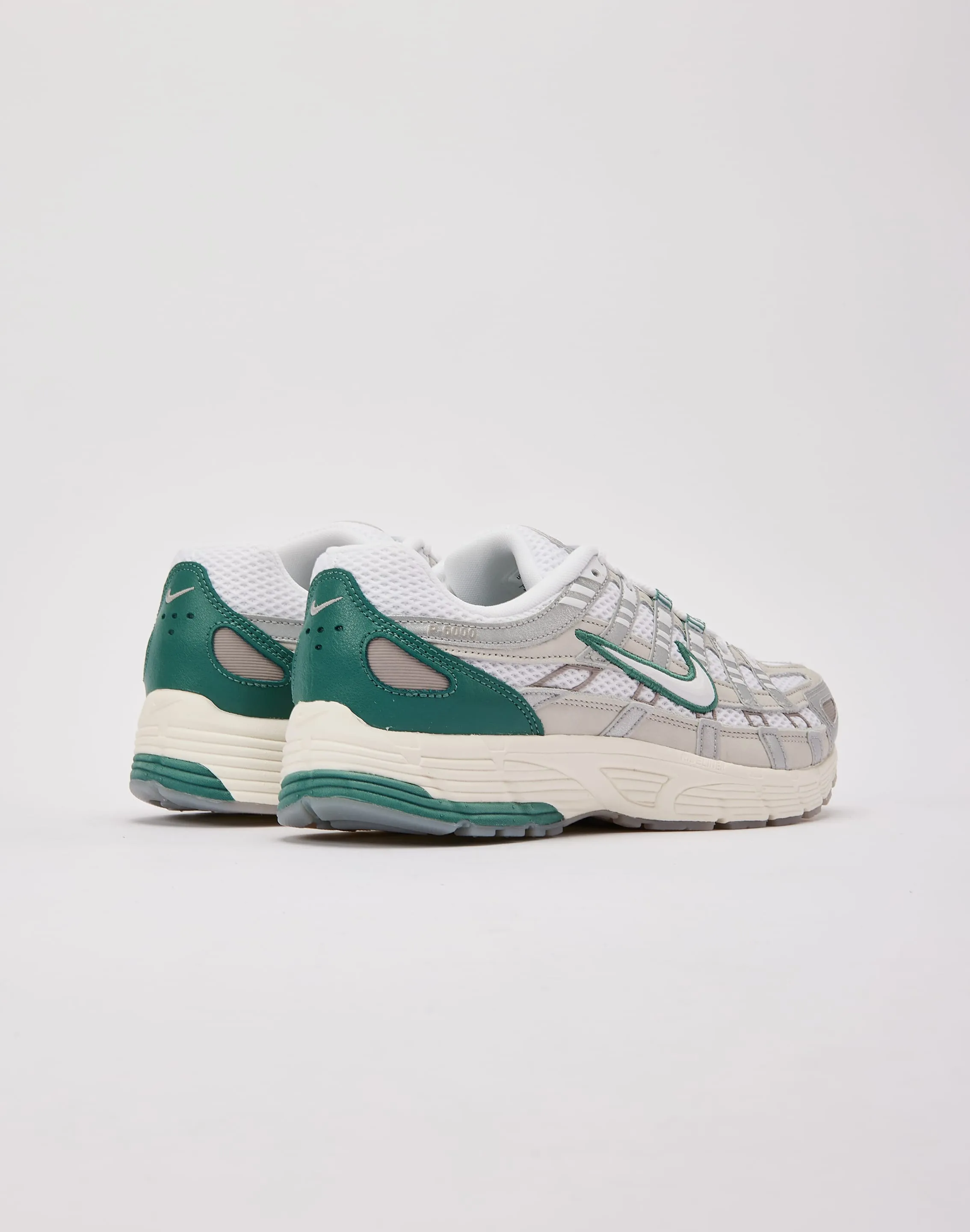 Light material forest hike Nike P-6000 Premium