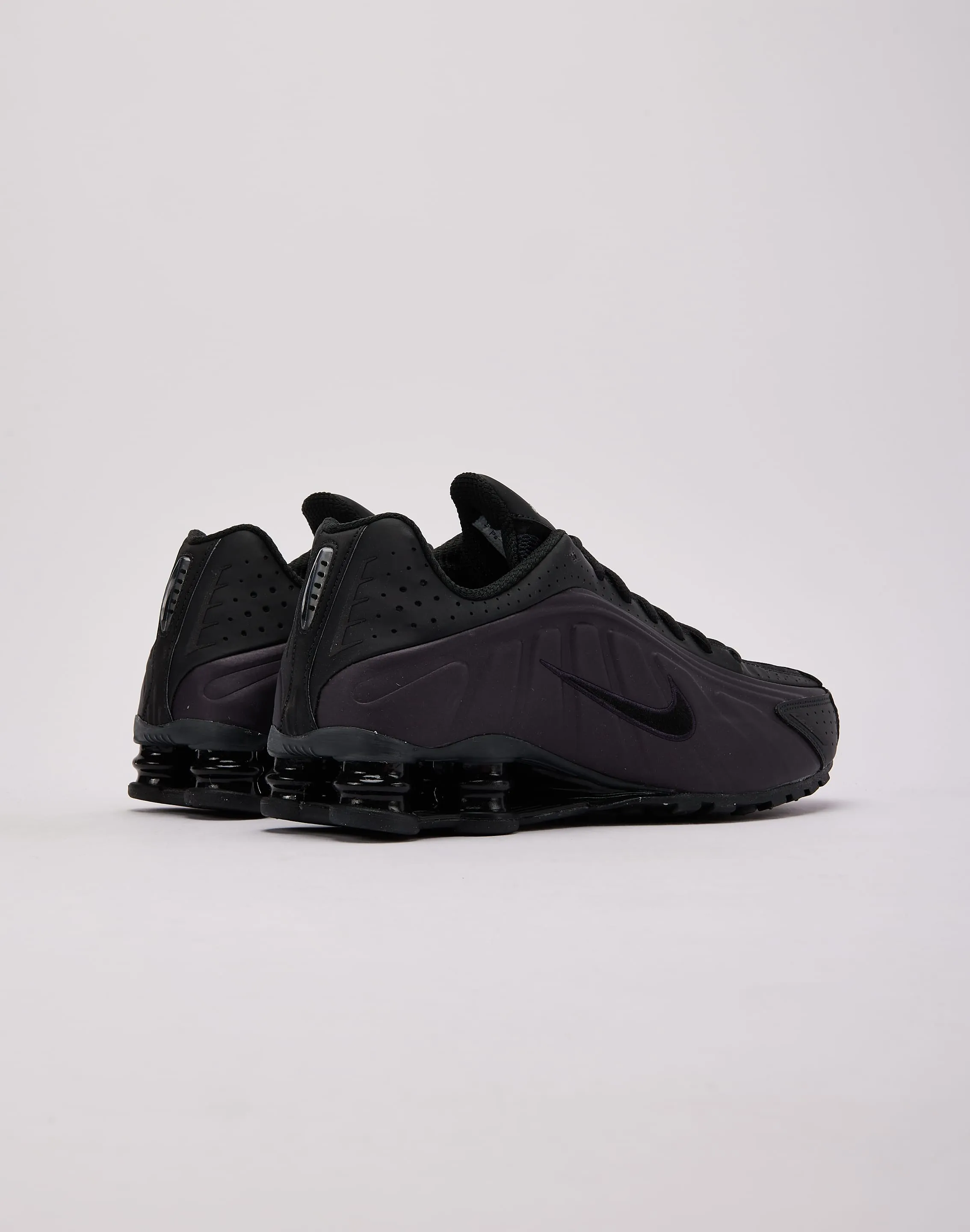 Urban Sleek Narrow heel Nike Shox R4