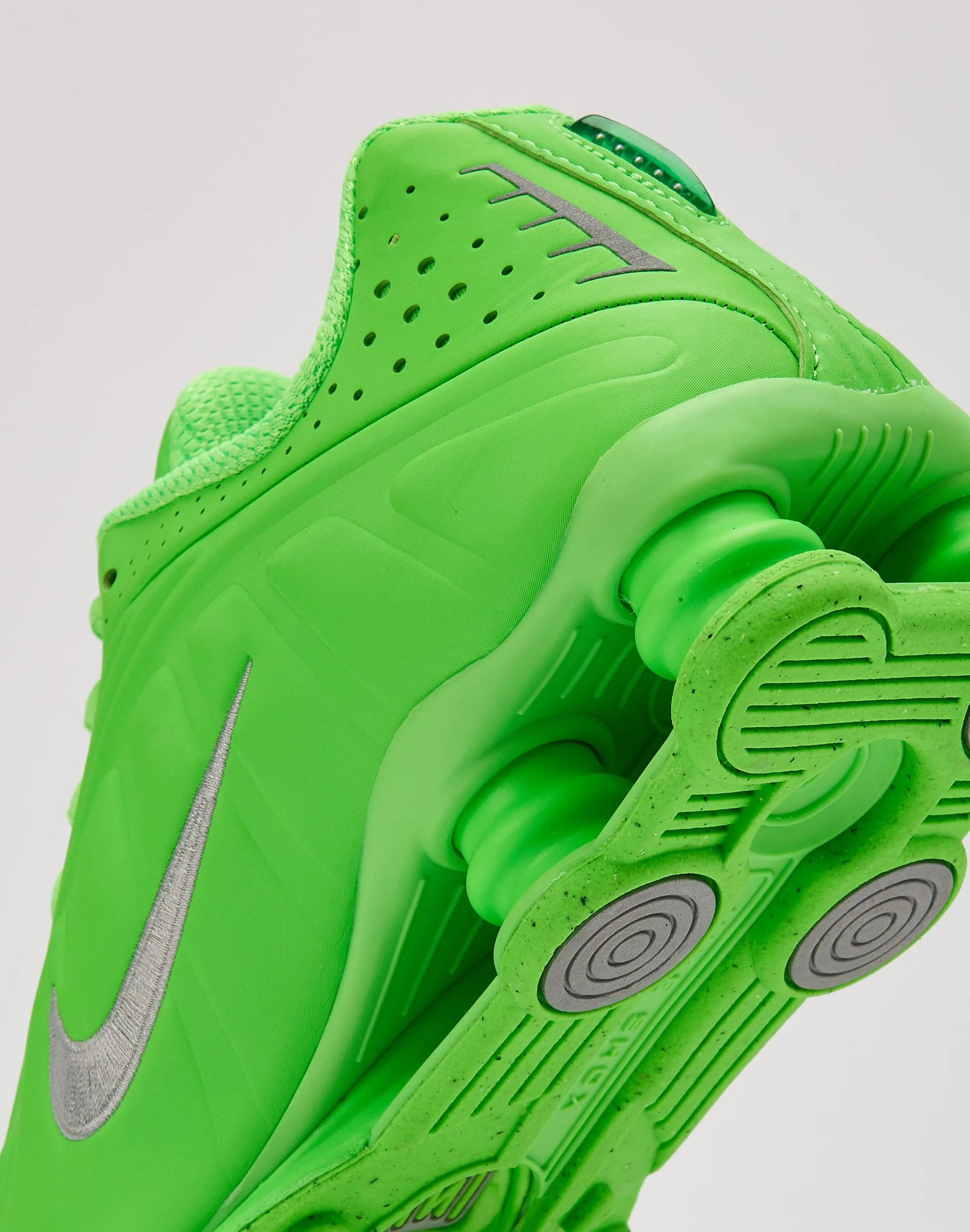 Nike Shox R4 Lightweight Framework