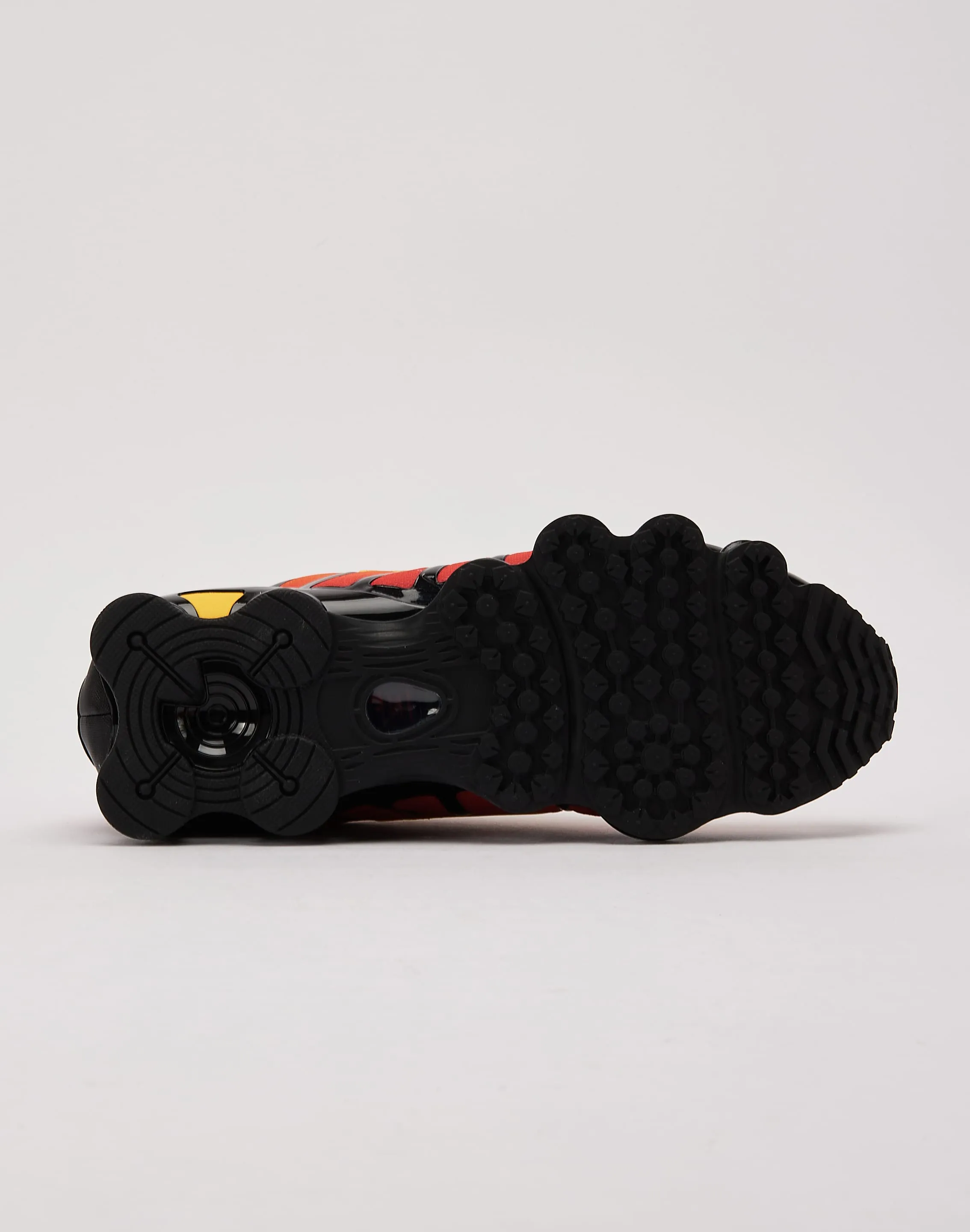 Narrow Fit Casual Day Nike Shox TL