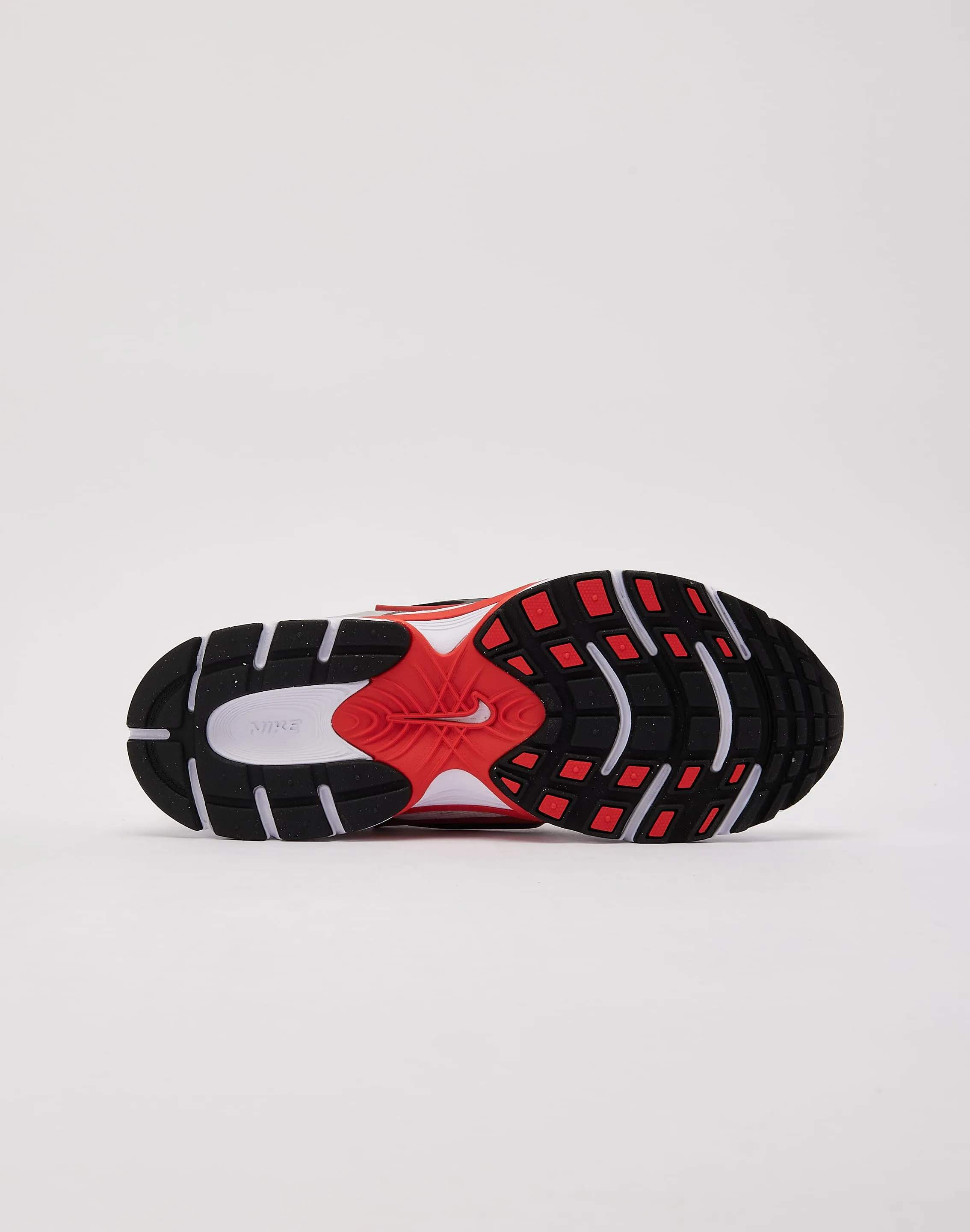 Nike V5 RNR Outdoor Use Elevated Design