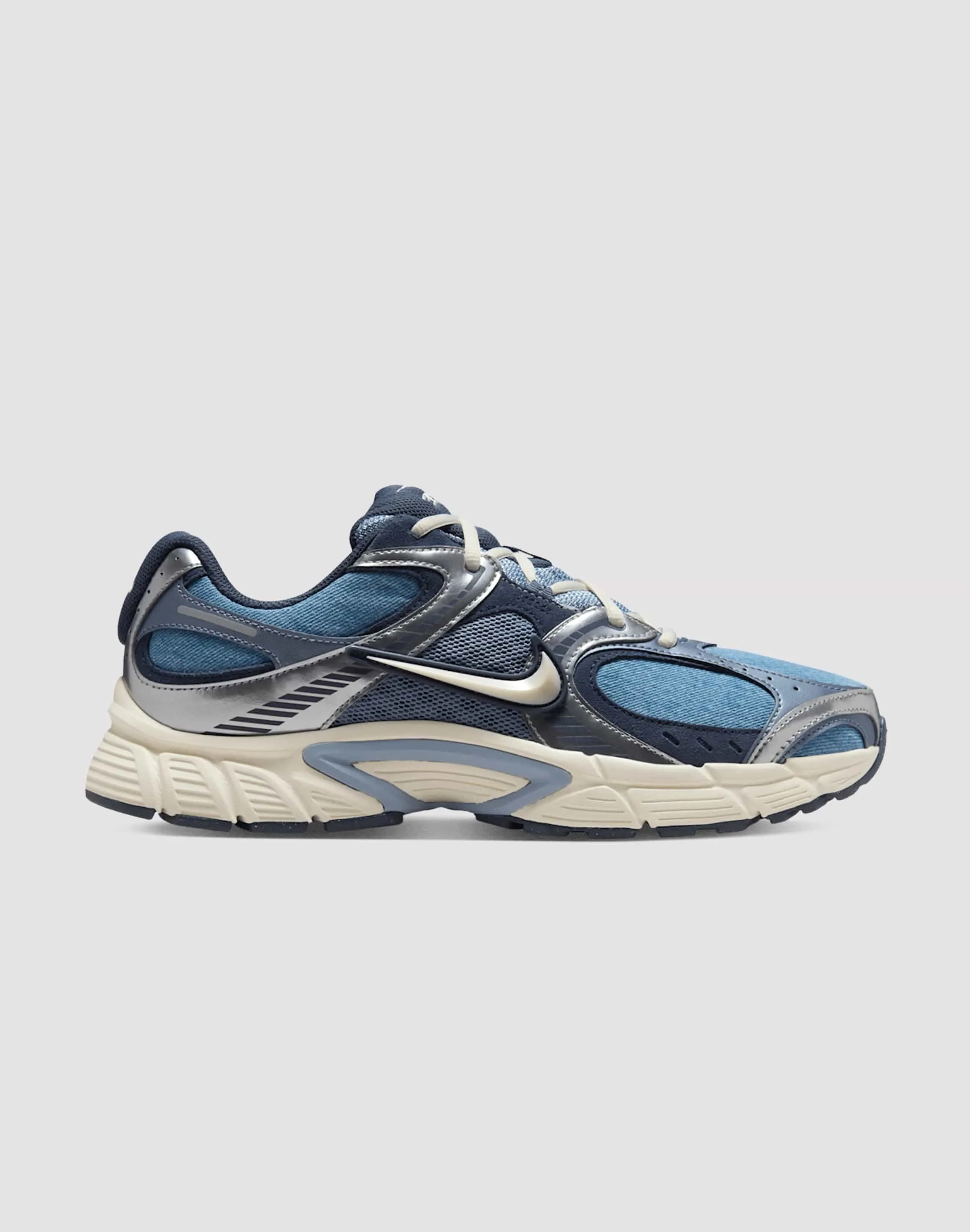 Bold colors comfort features Nike V5 RNR