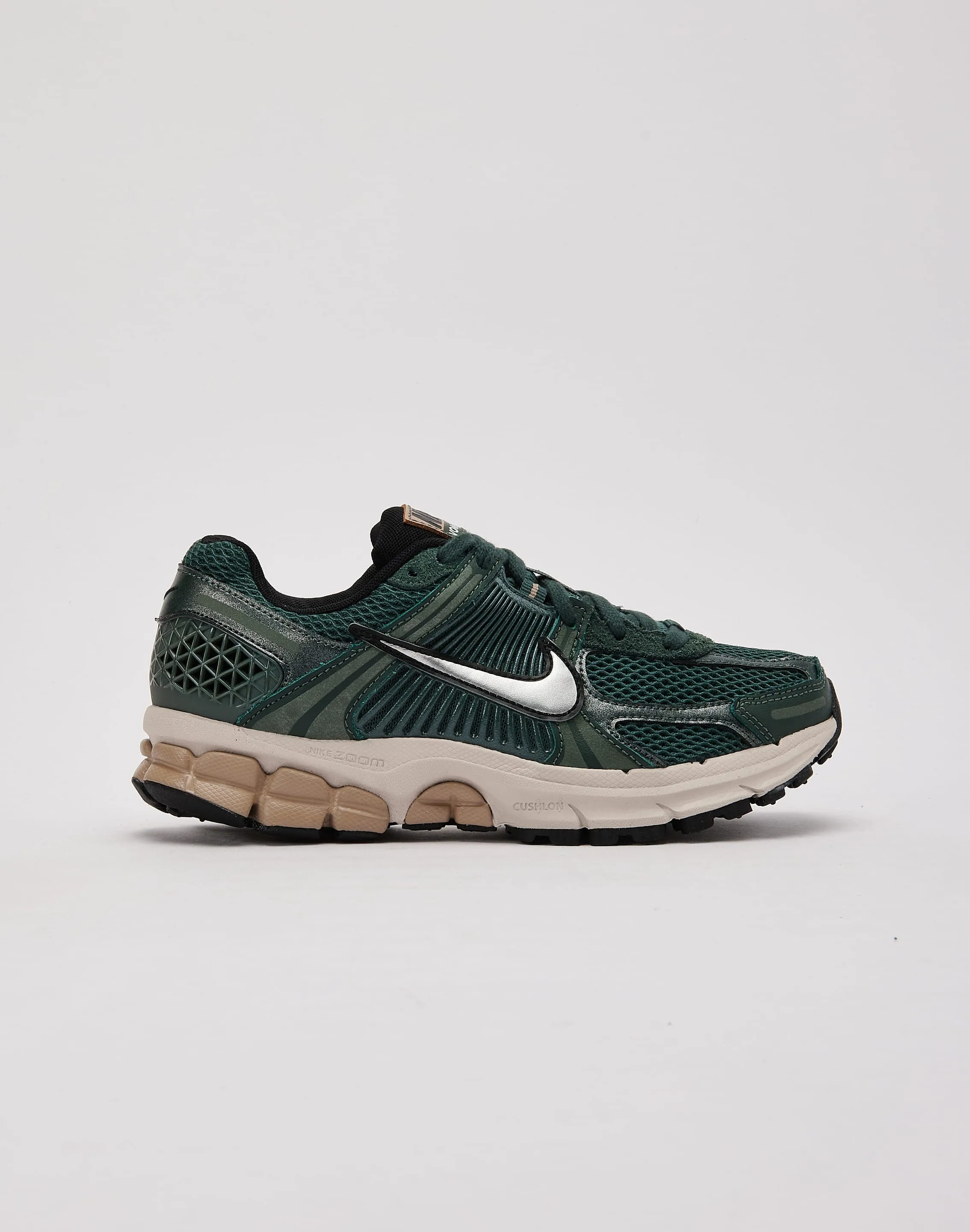 Refined Look Luxurious design Nike Zoom Vomero 5