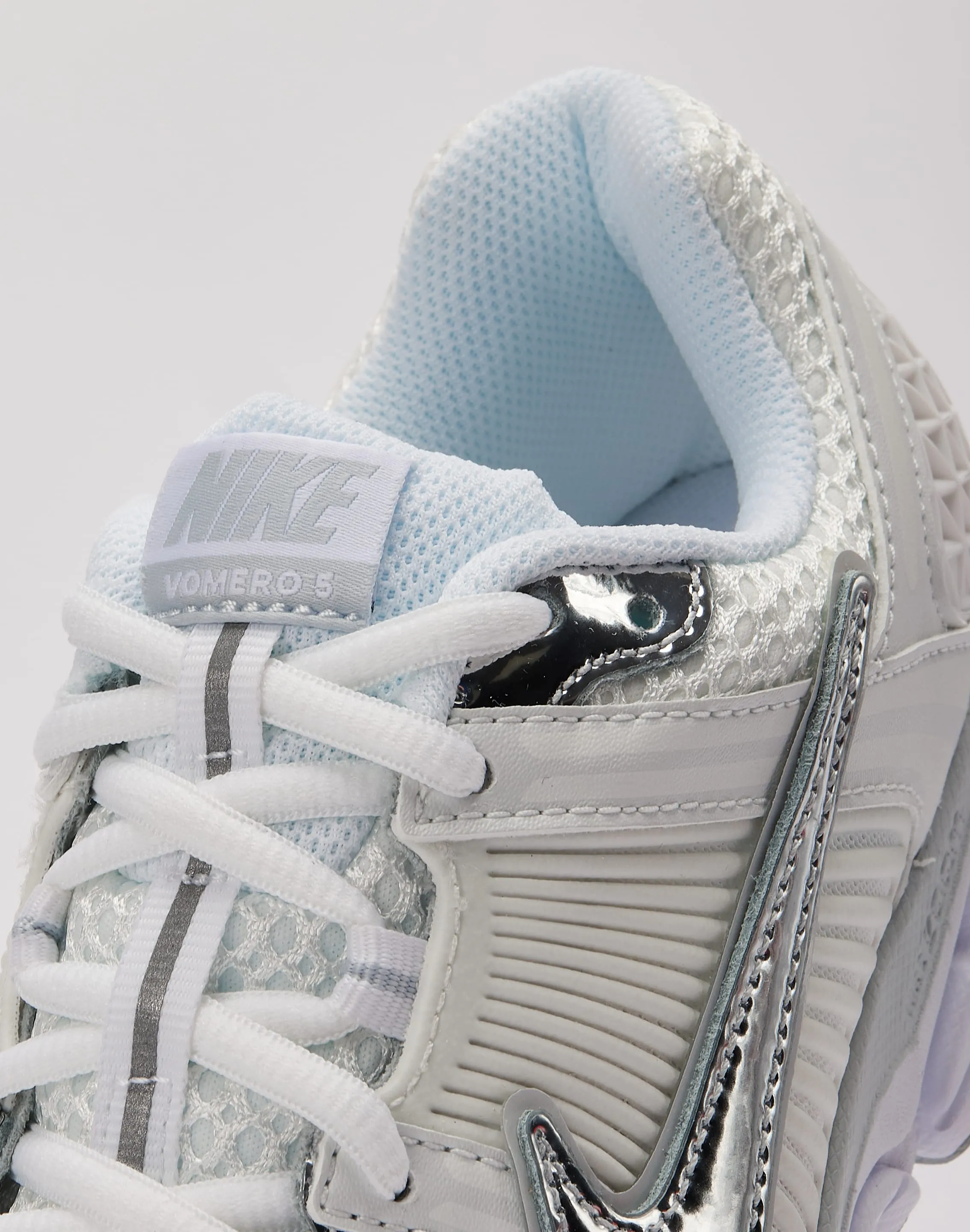 Nike Zoom Vomero 5 Layered Midsole Construction Rubber Composite