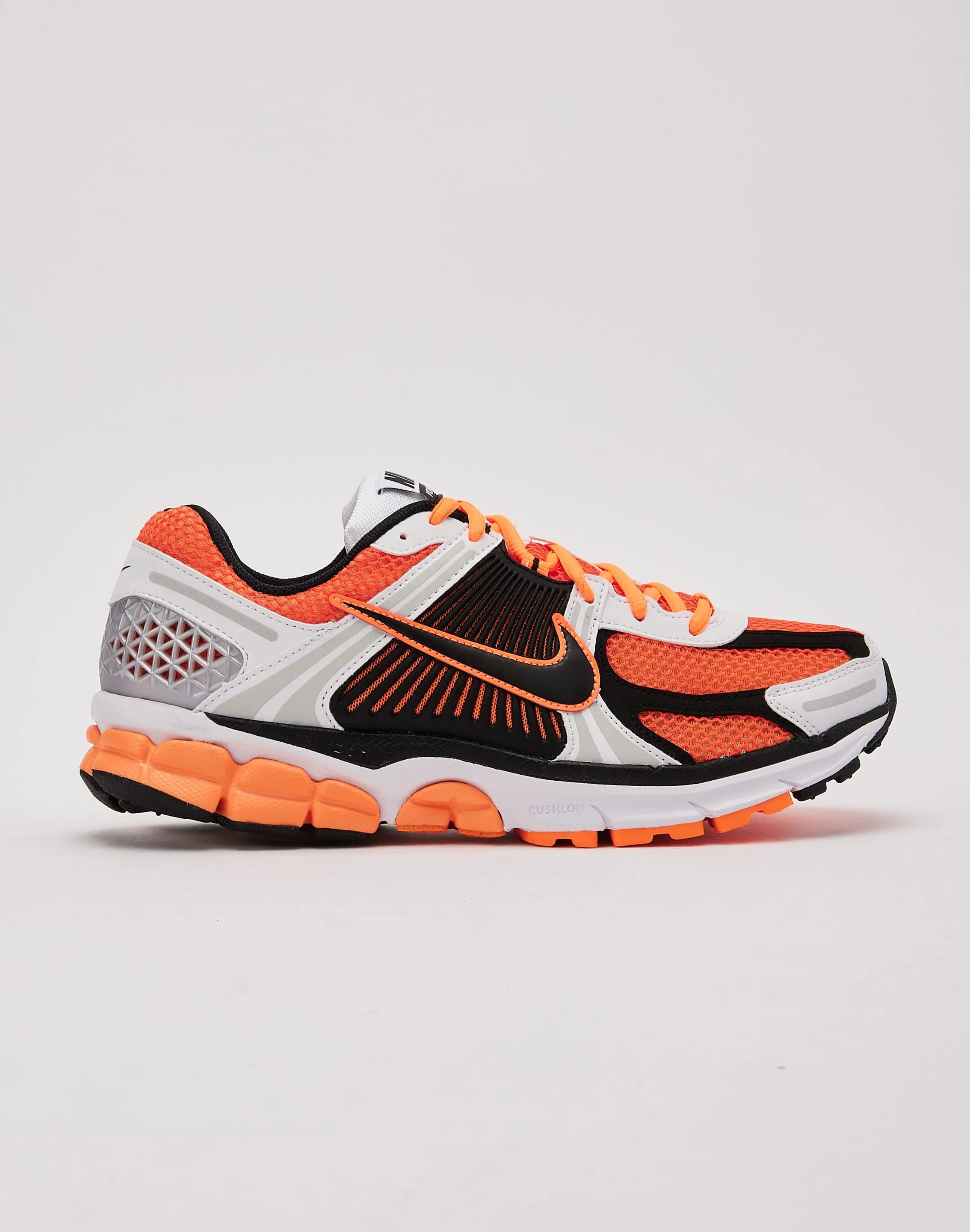Minimal Style Nike Zoom Vomero 5