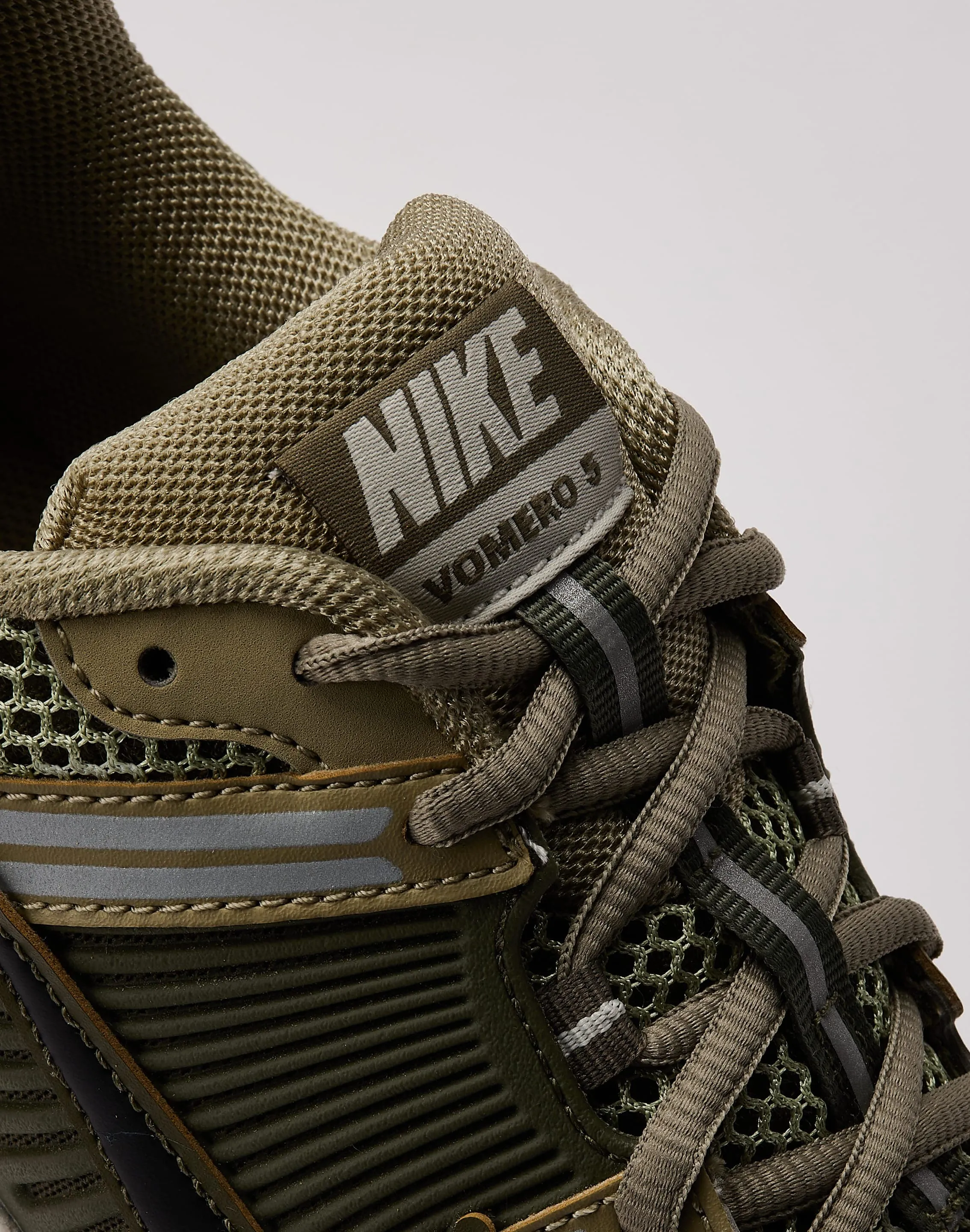 Nike Zoom Vomero 5 Jump Step Urban Lifestyle