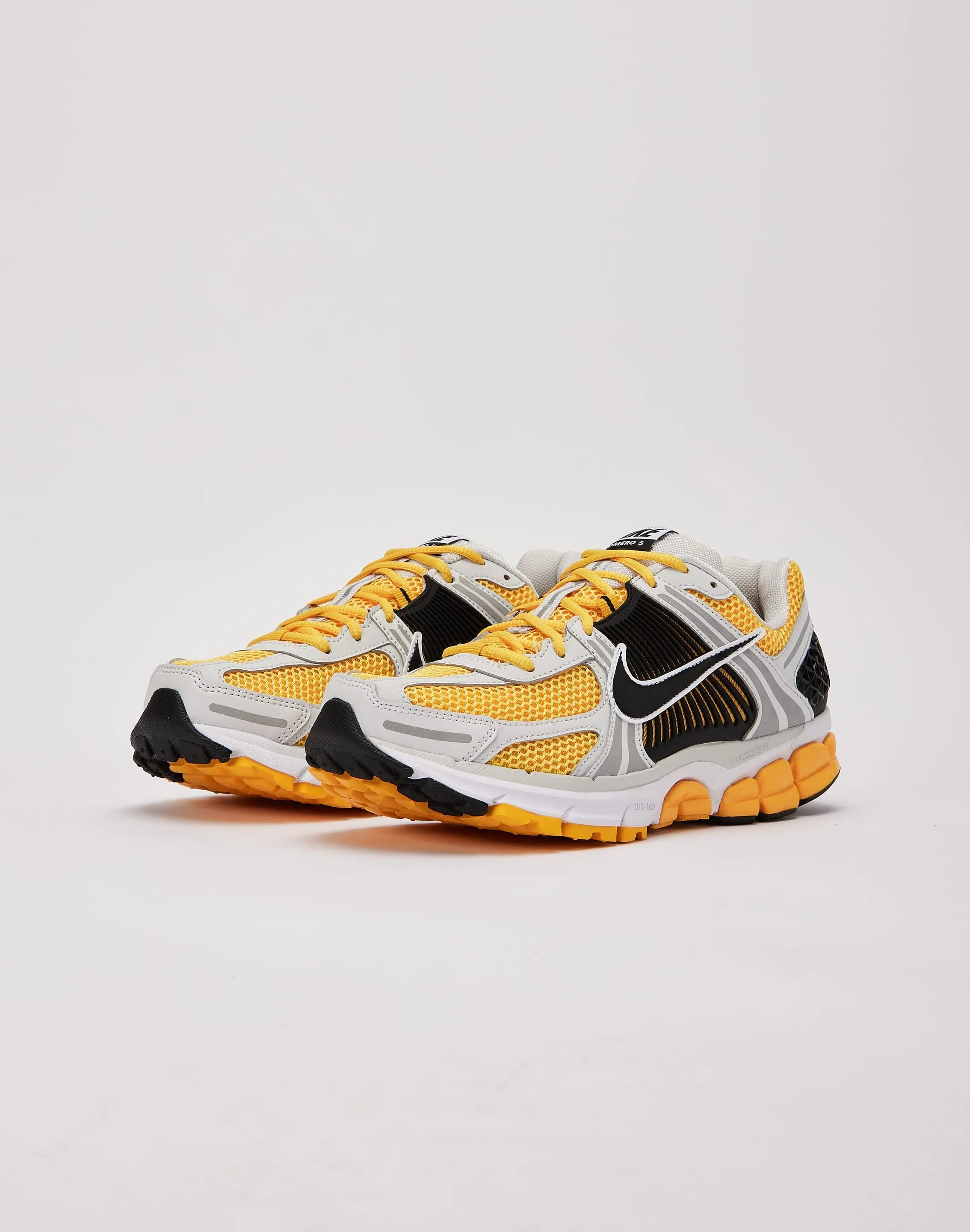 Monochrome Style Nike Zoom Vomero 5