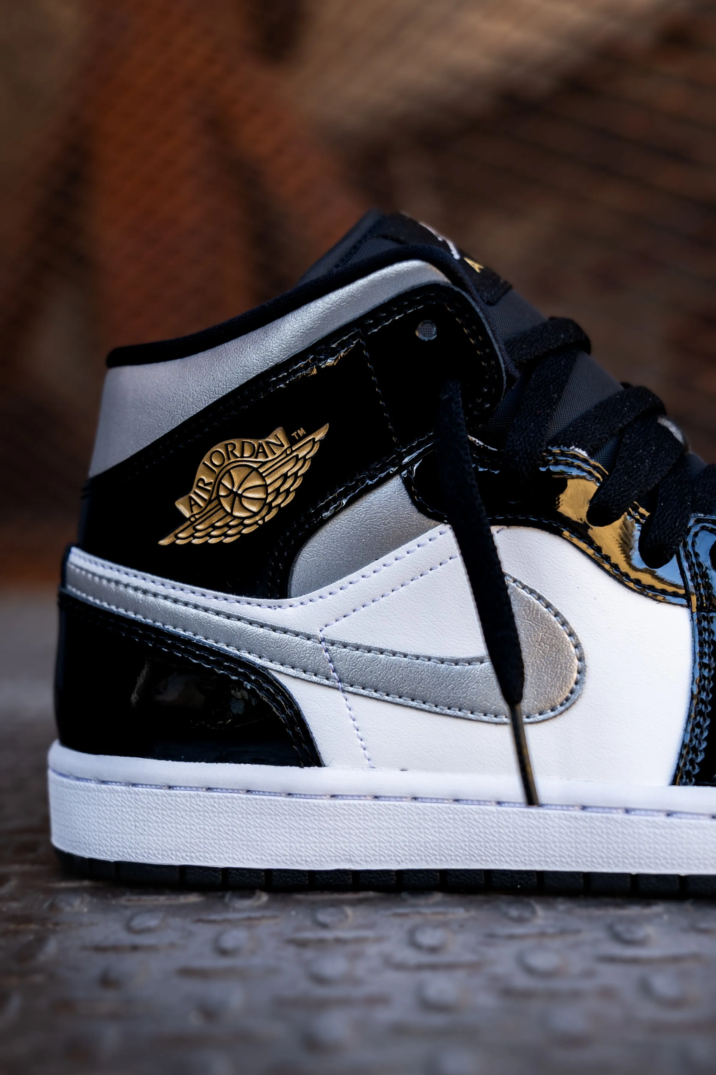Mens Air Jordan 1 Mid (Black/Metallic Silver/White) Multi-functional performance