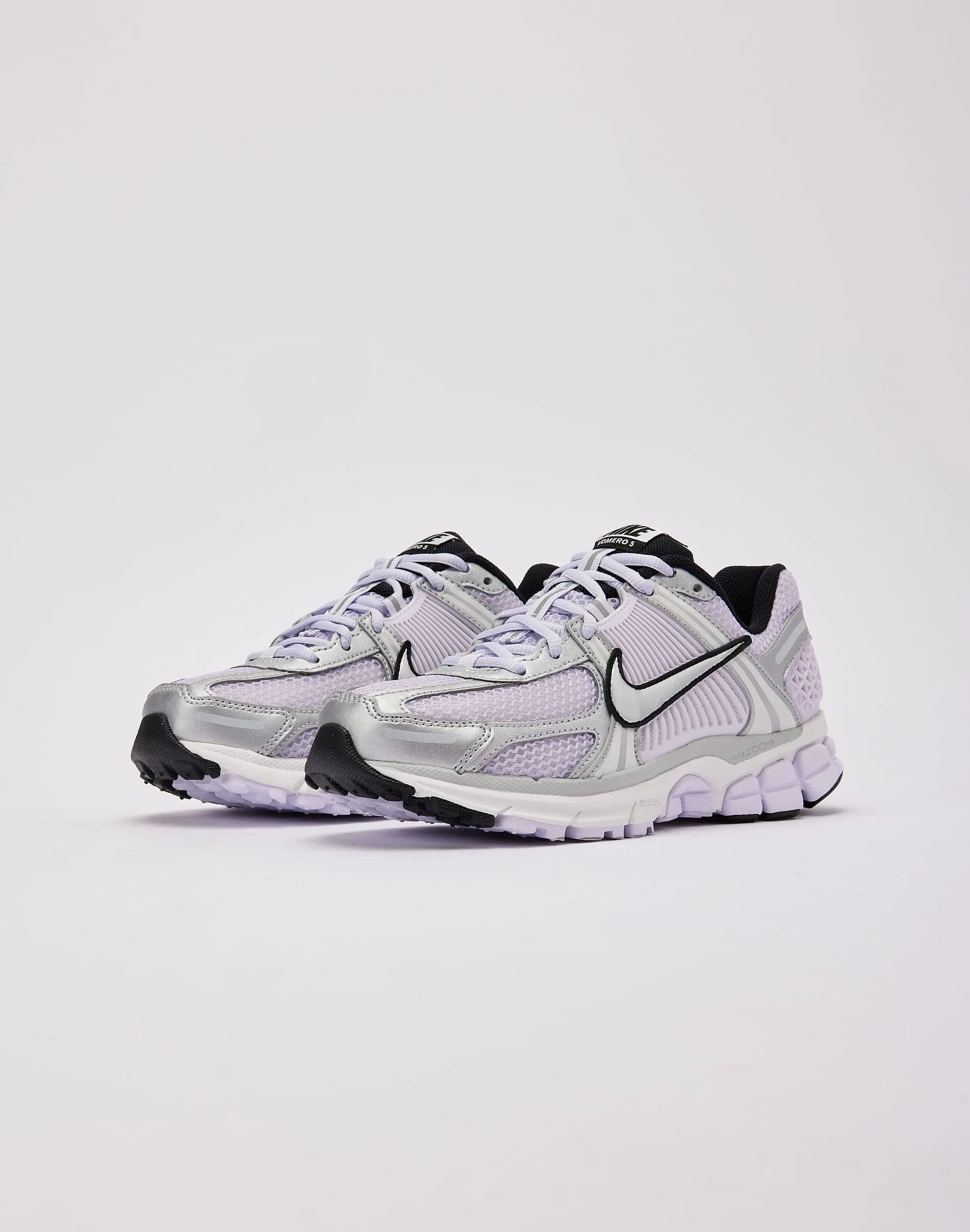 Nike Zoom Vomero 5 Low Top Style