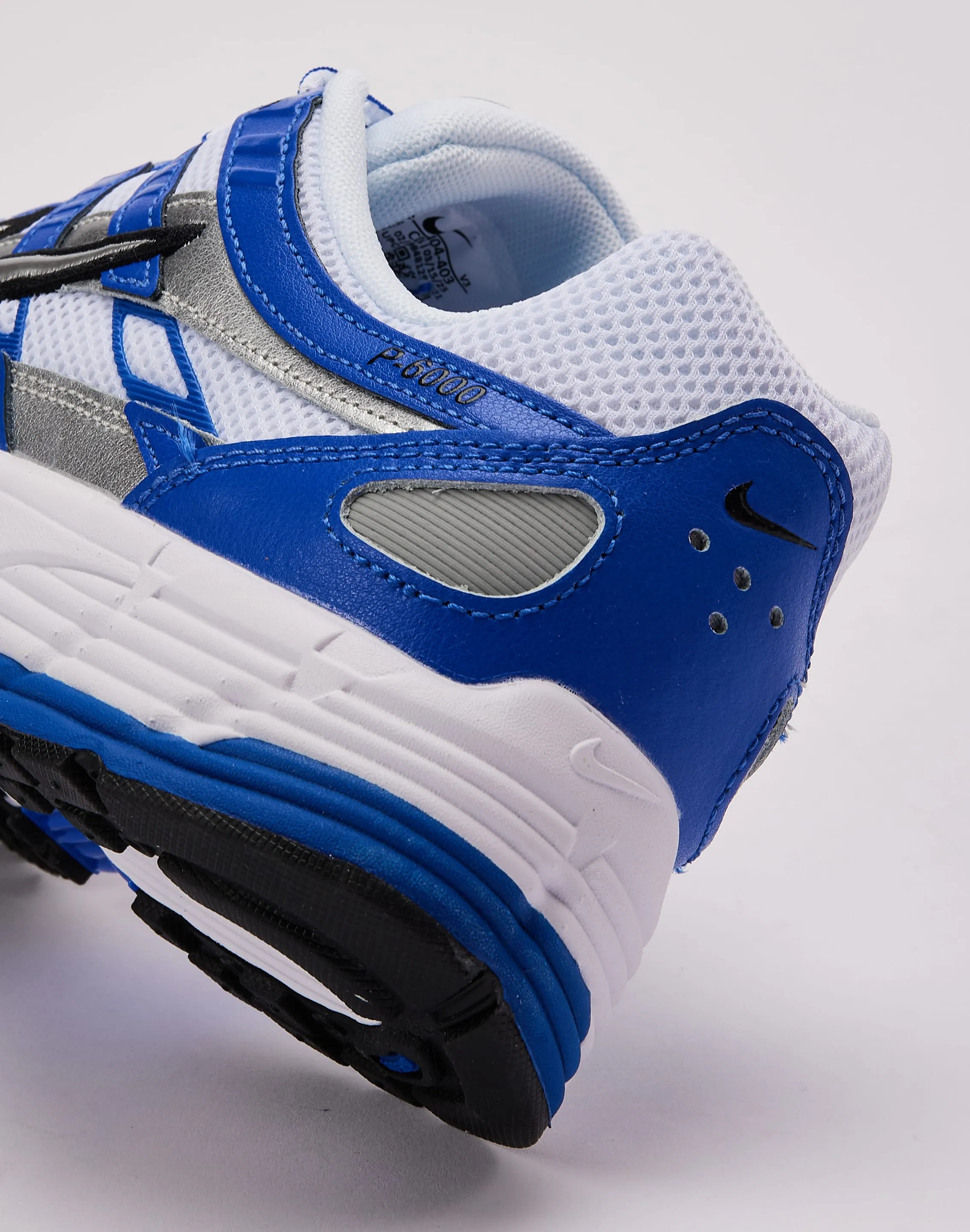 Nike P-6000 Round Toe Weekend Walks