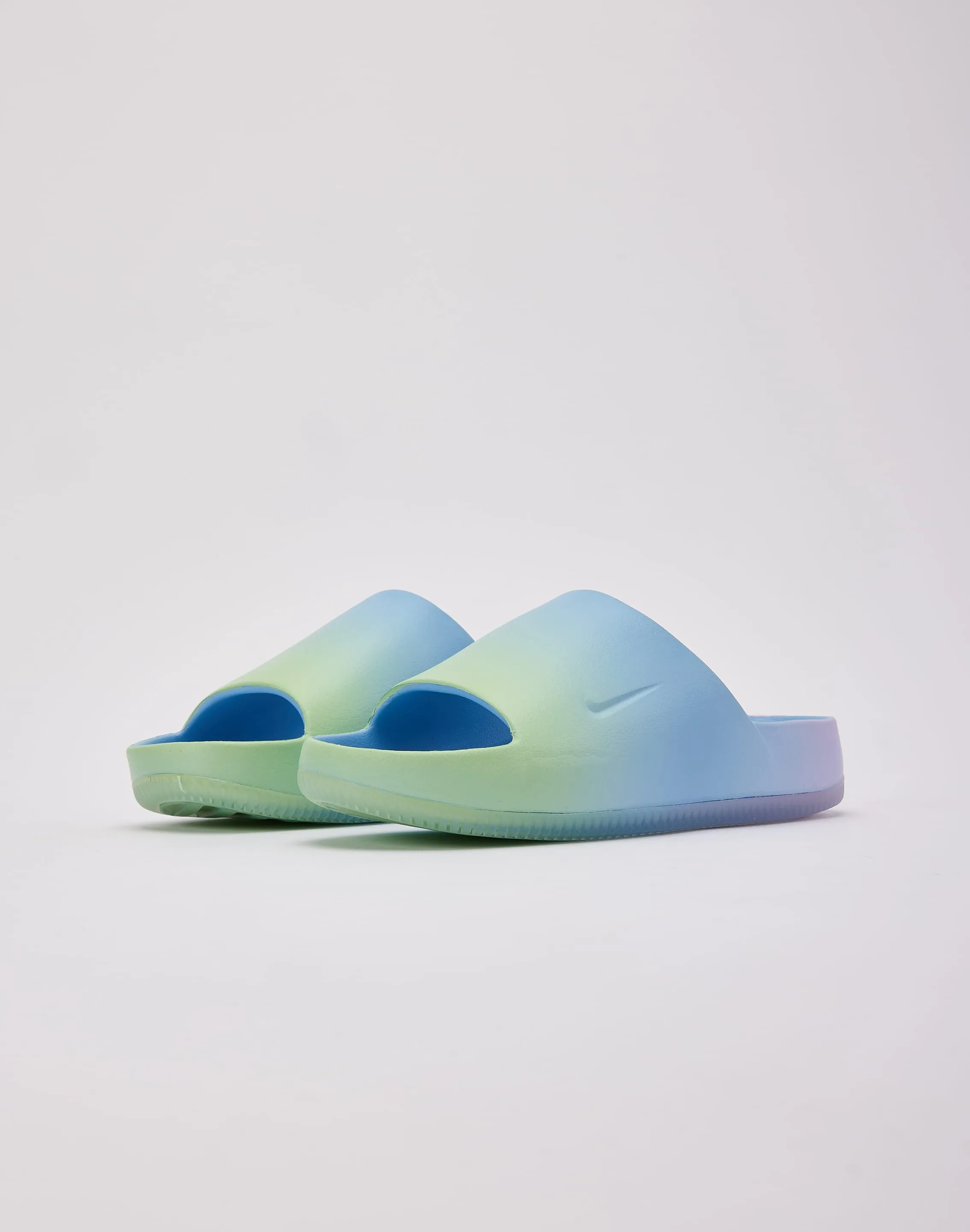 Gym-Friendly PaddedTongue Nike Calm Slides