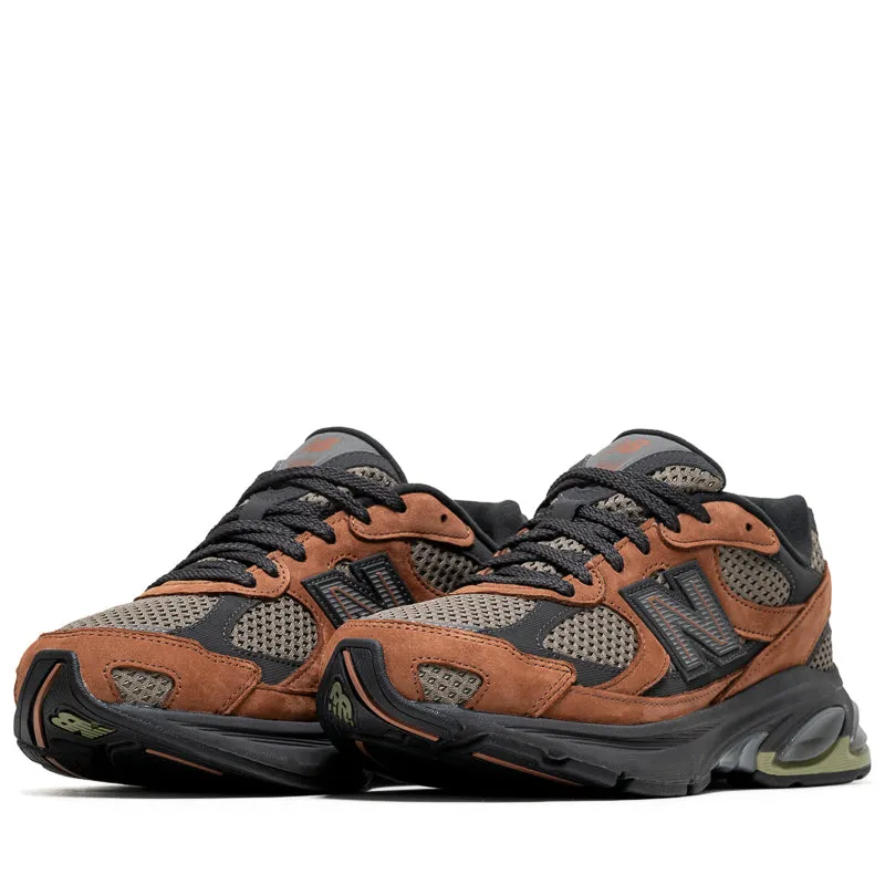 New Balance 2010 - Pecan/Castlerock logo - embossed shoes