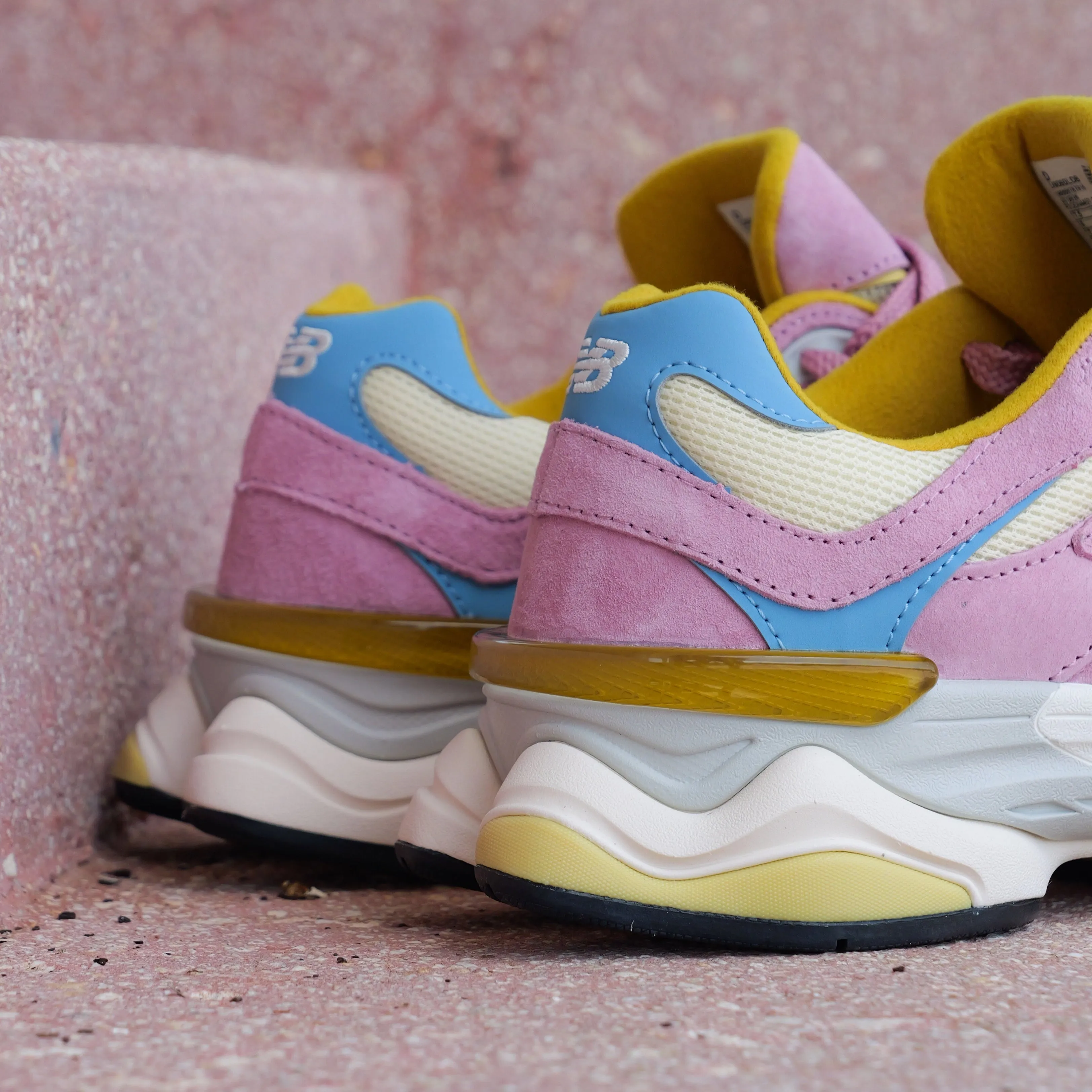 Unique cushioning New Balance 9060 (Pink Suede) - U9060LDB