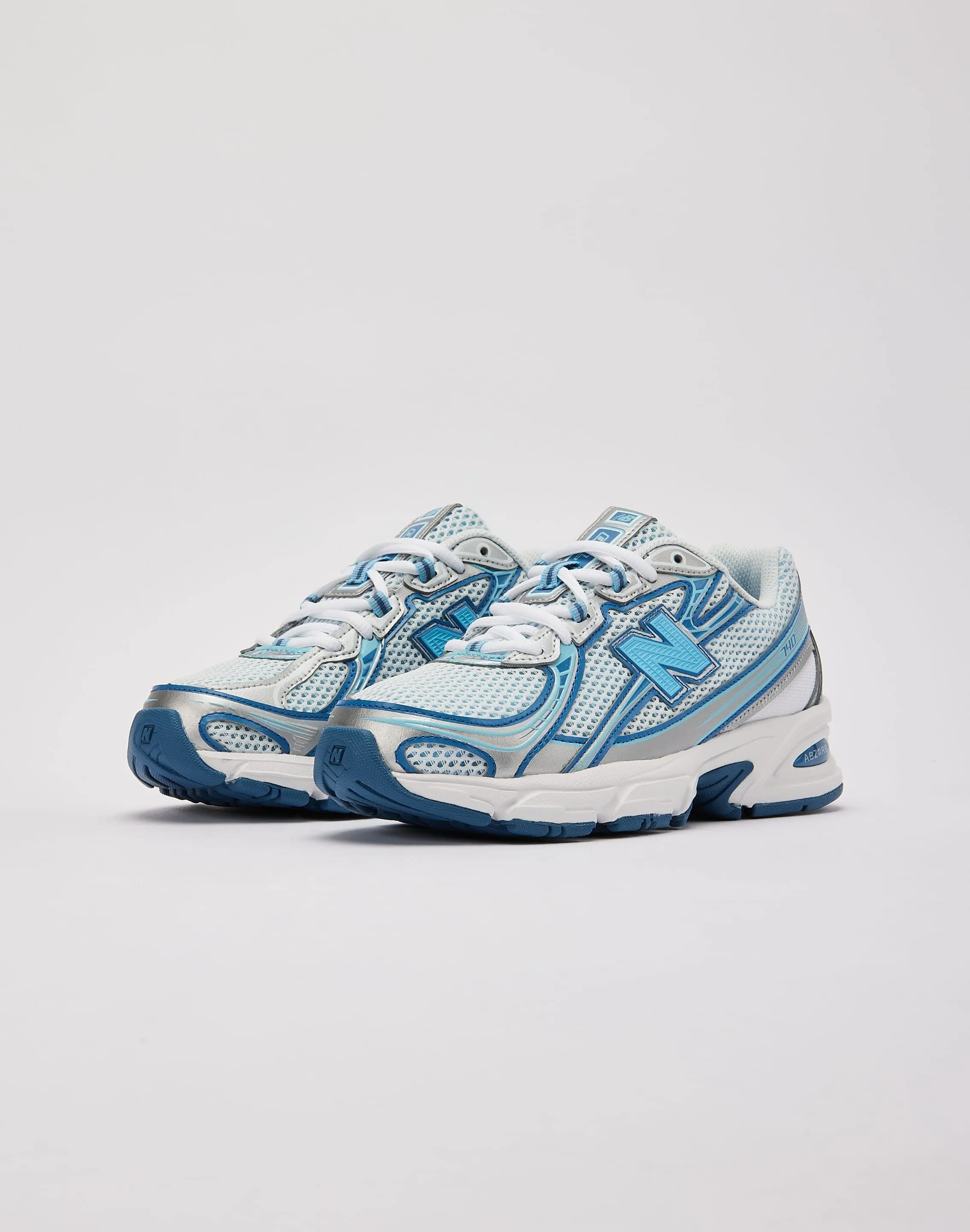 Stylish Details Thermoregulation Technology New Balance 740