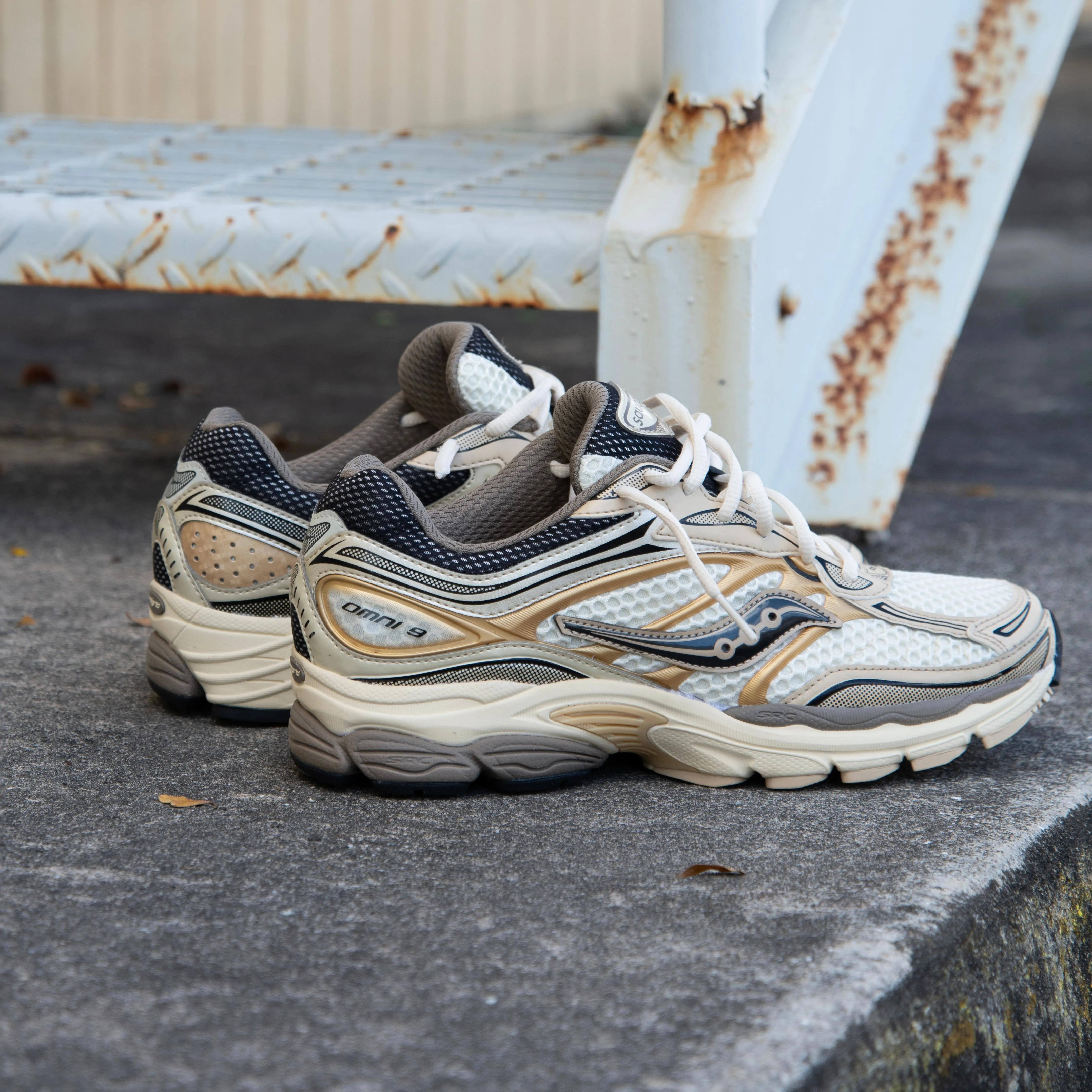 Mens Saucony ProGrid Omni 9 (Gold) yoga enthusiasts' comfort Eye - Catching